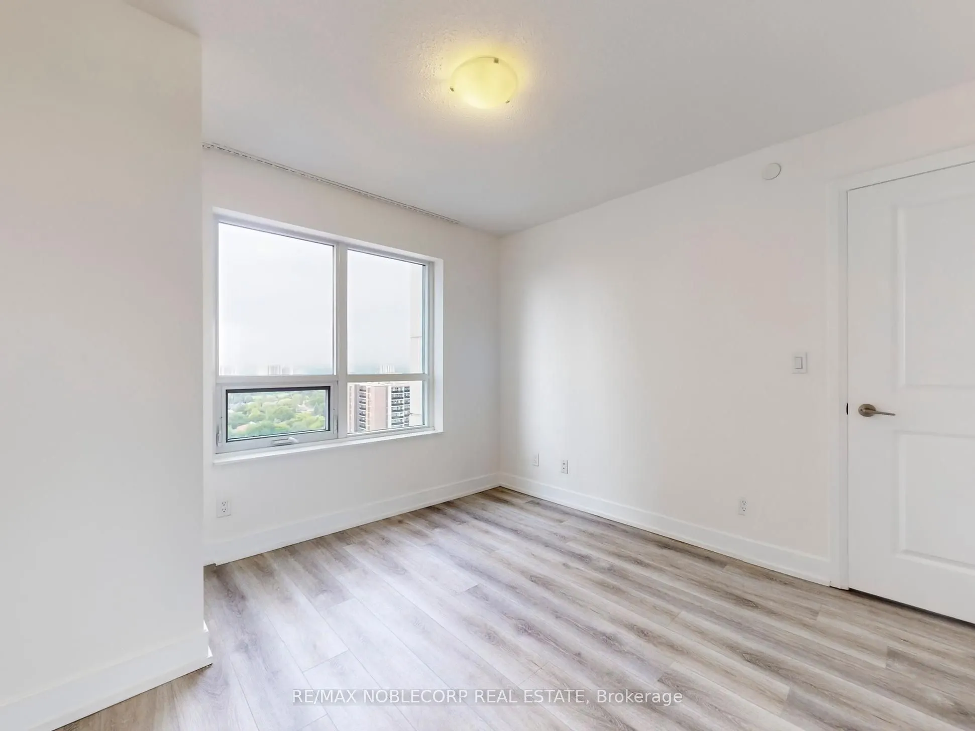 2 Eva Road, #1929