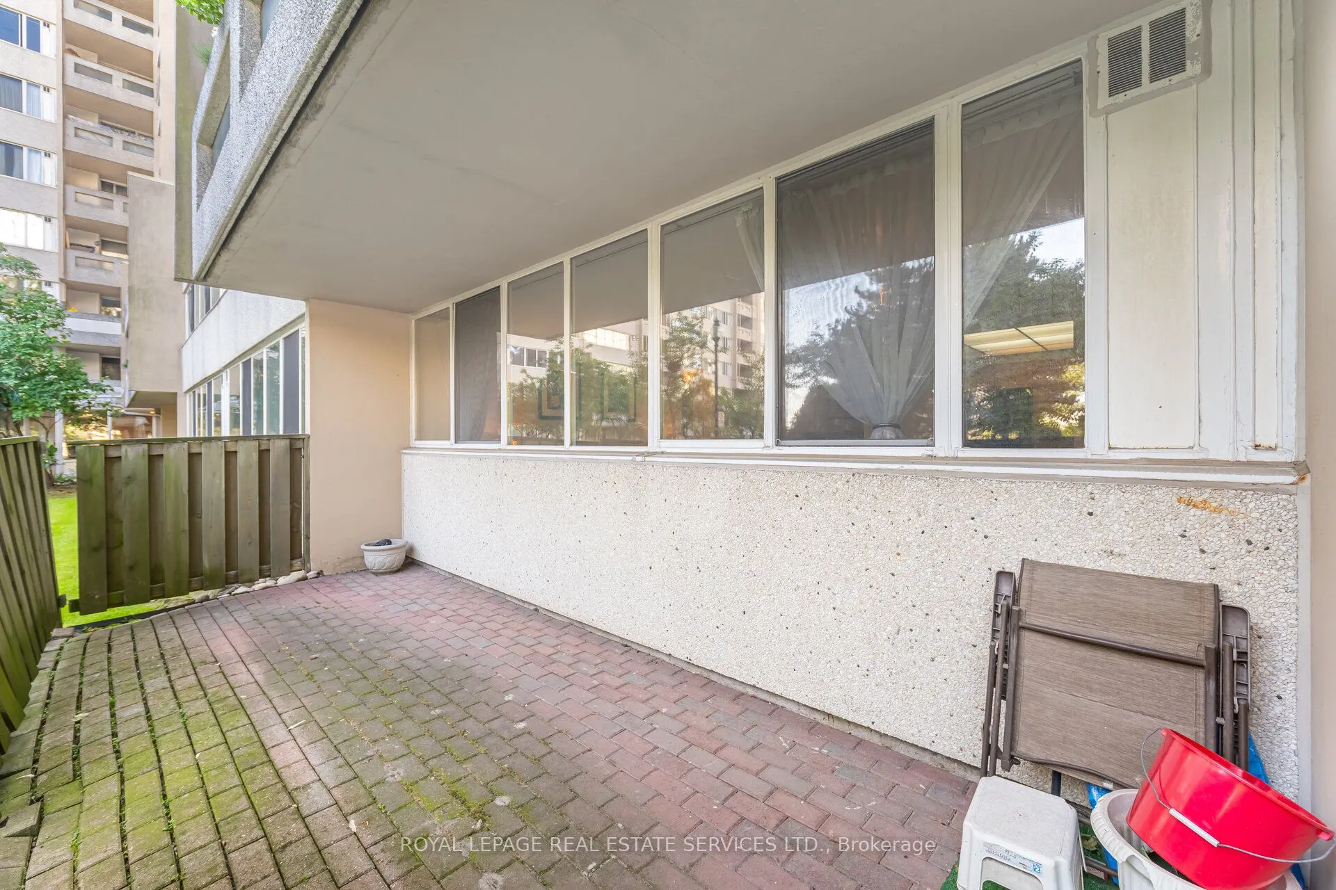 3590 Kaneff Crescent, #102