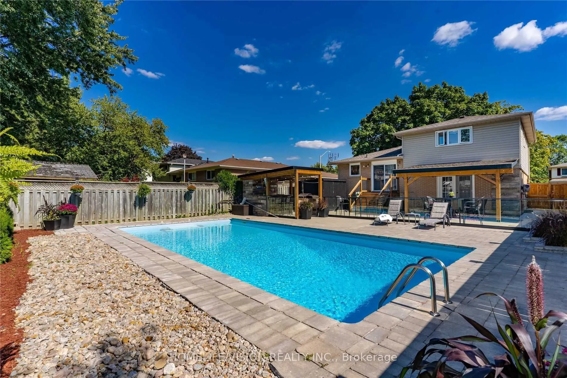 16 Palgrave Crescent
