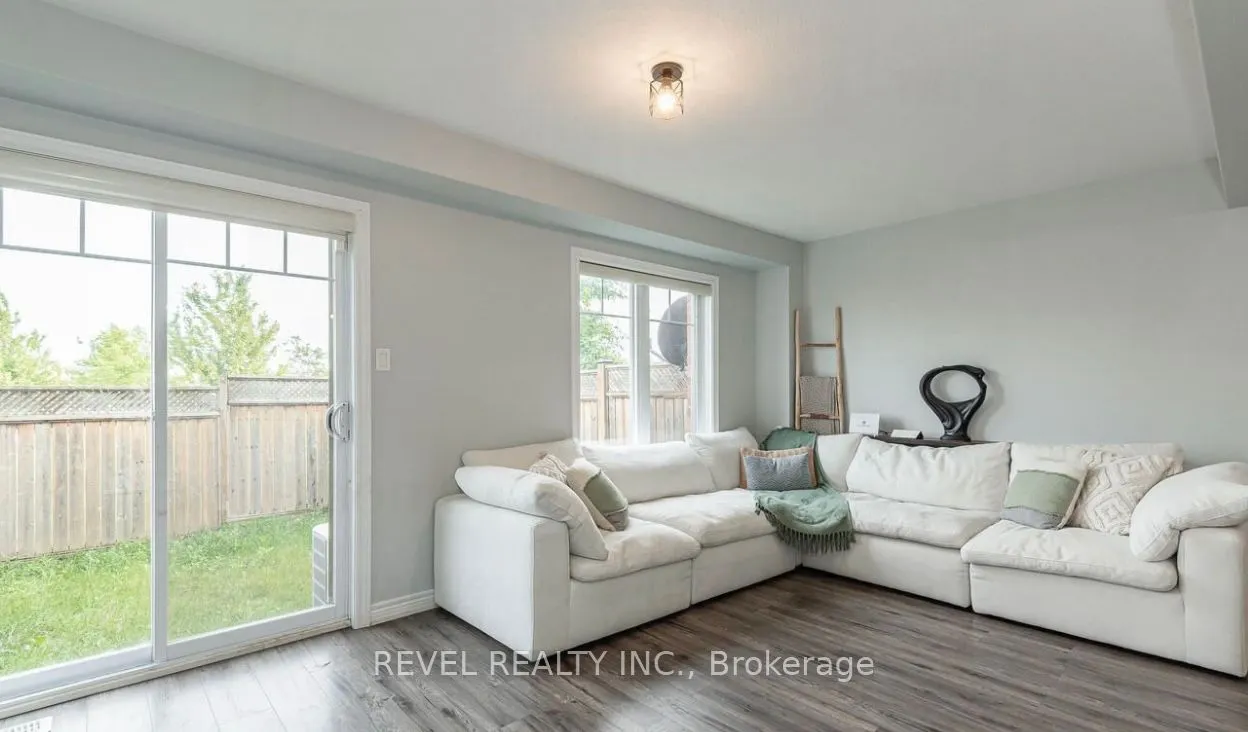 124 Parkinson Crescent