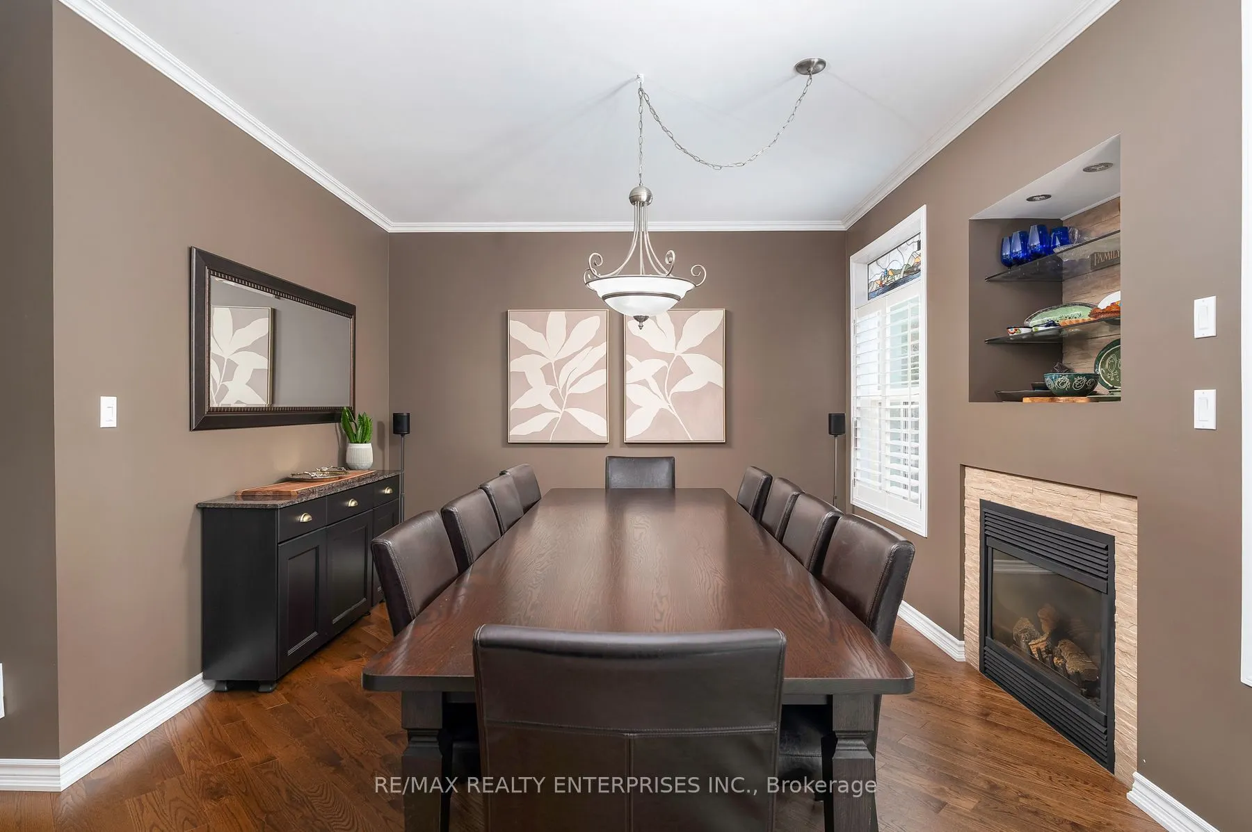 3941 Angus Walk