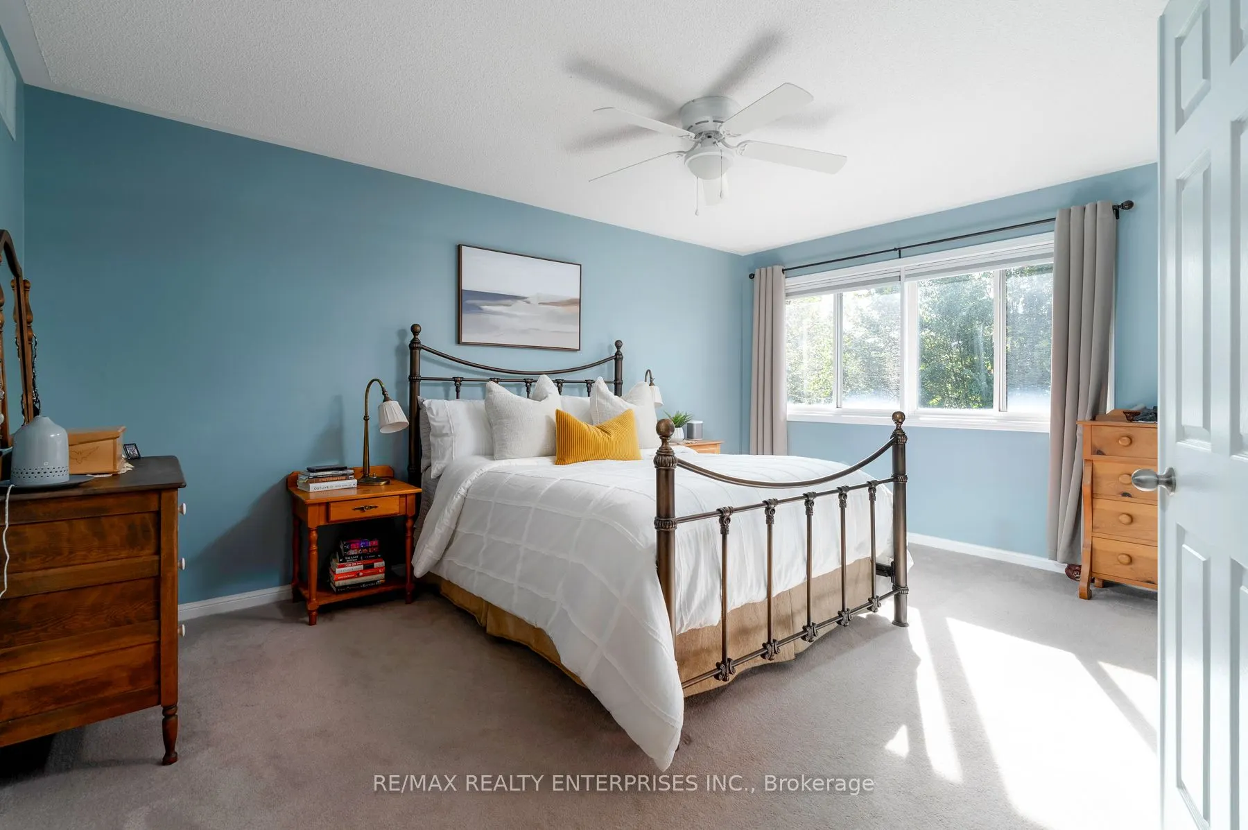 3941 Angus Walk