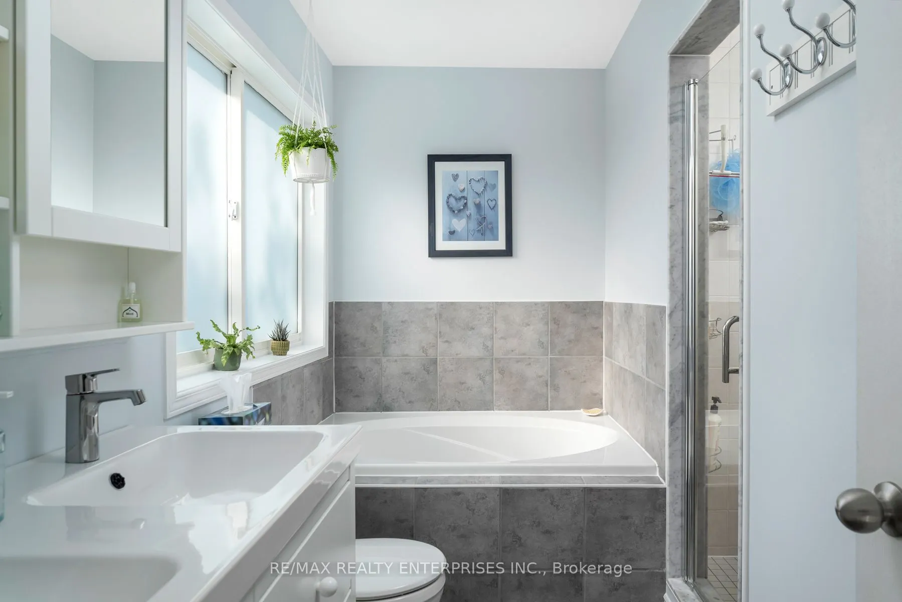 3941 Angus Walk