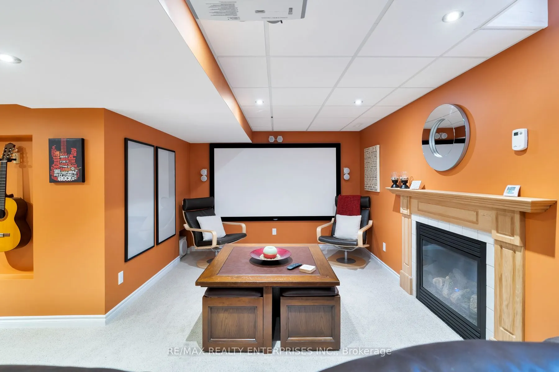 3941 Angus Walk