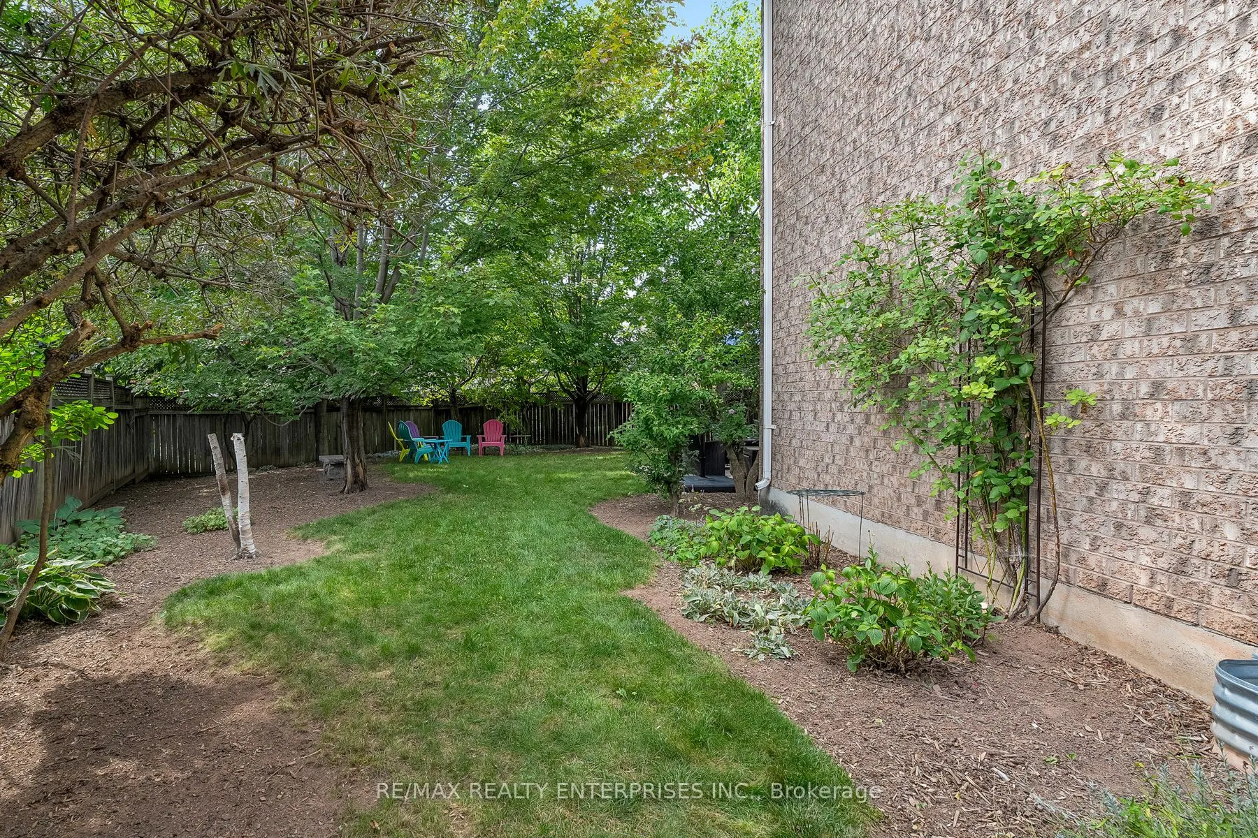 3941 Angus Walk