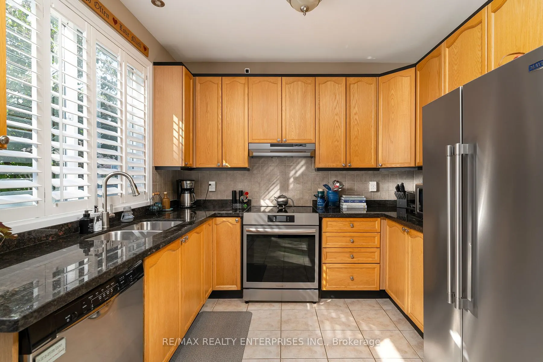 3941 Angus Walk