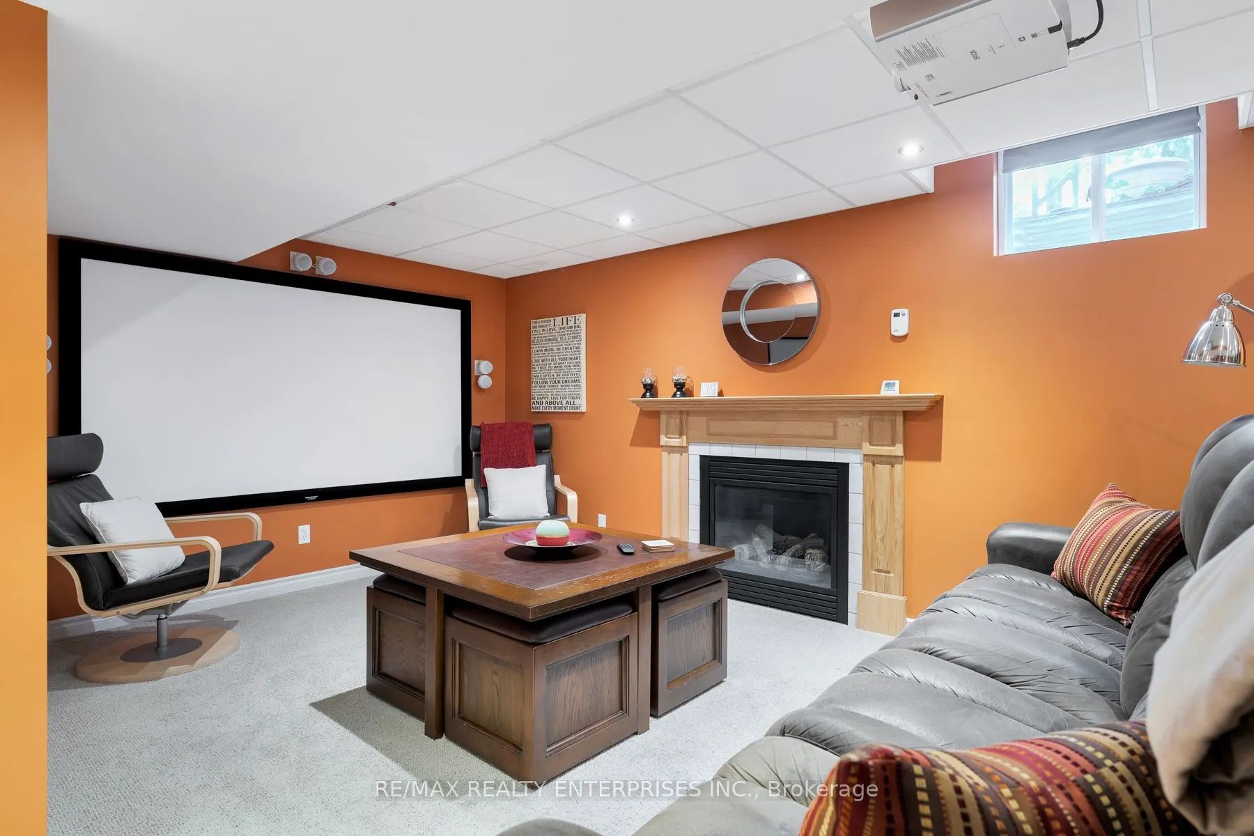 3941 Angus Walk