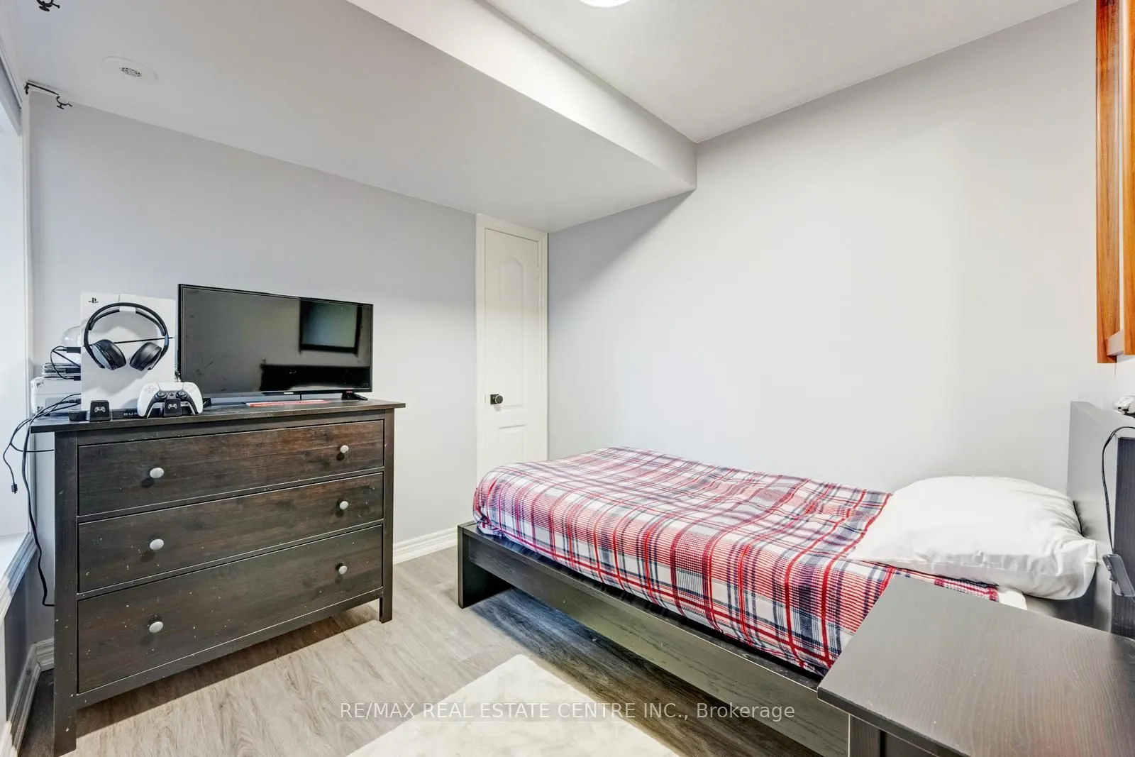 3250 Bentley Drive, #11