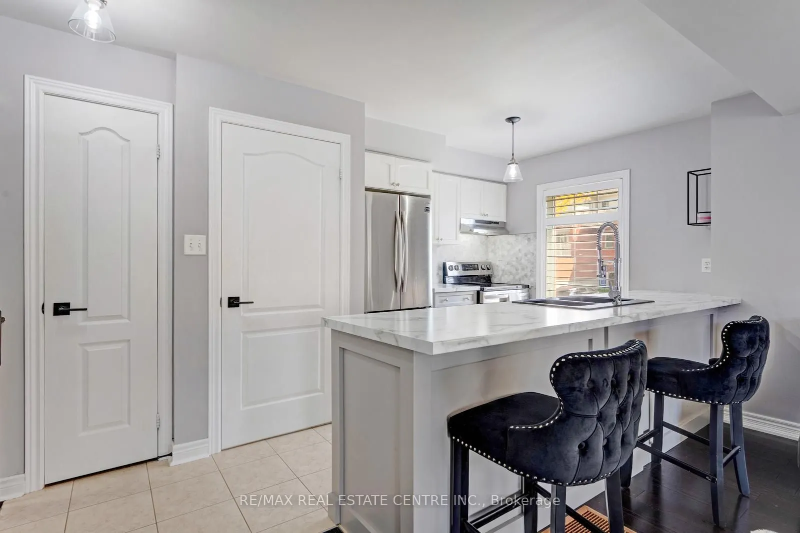 3250 Bentley Drive, #11