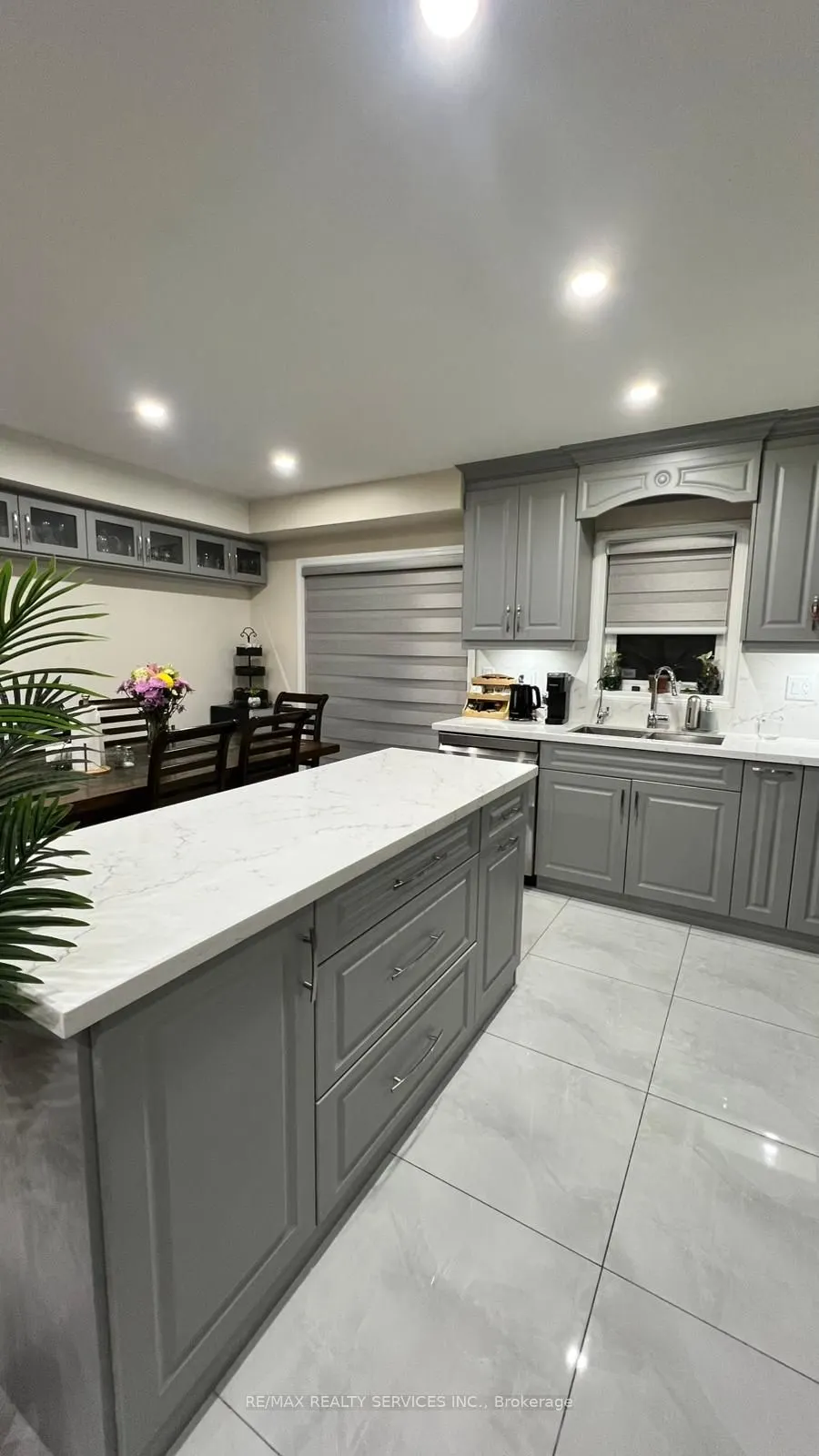 526 Candlestick Circle