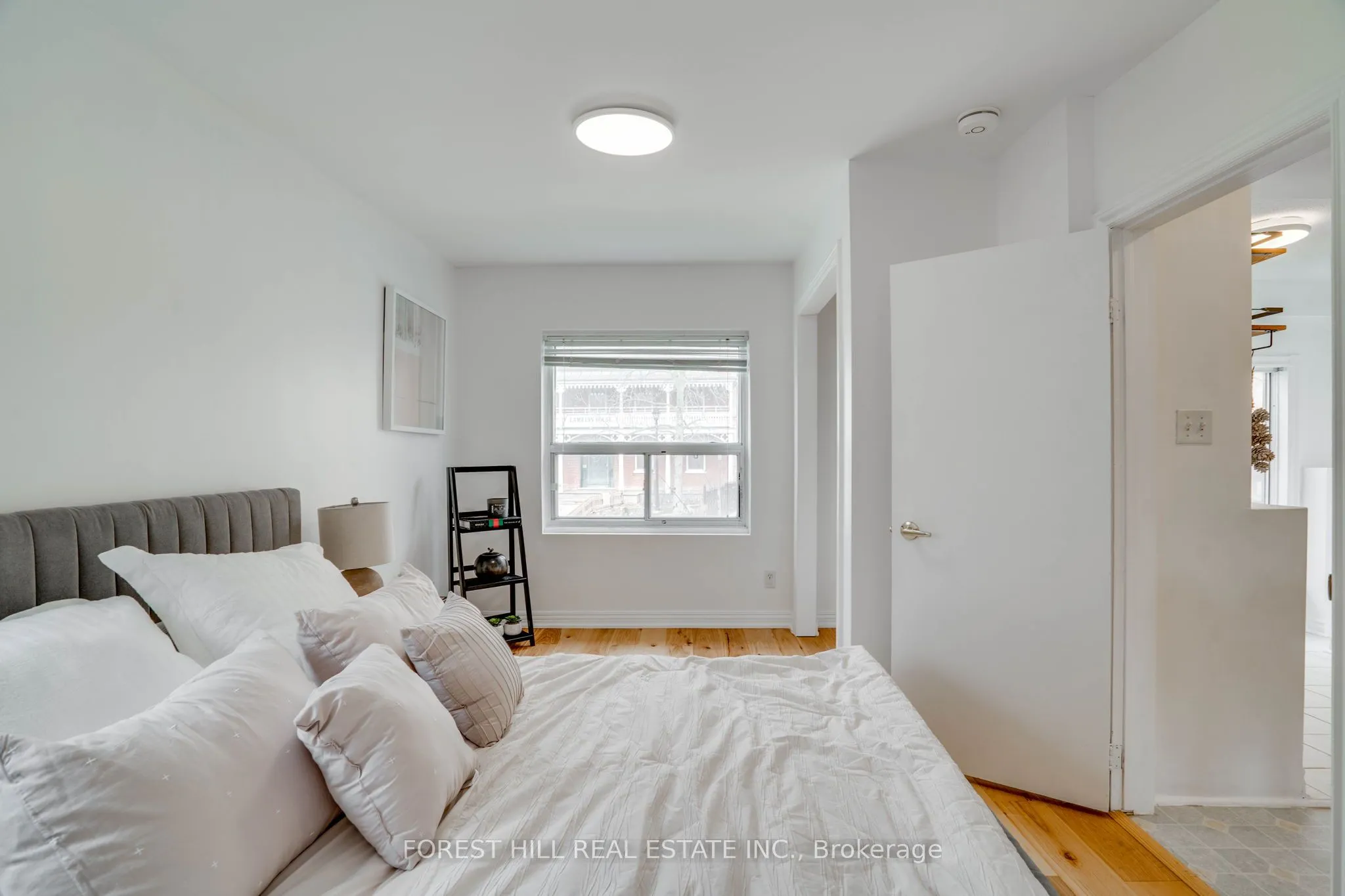 4053 Old Dundas Street