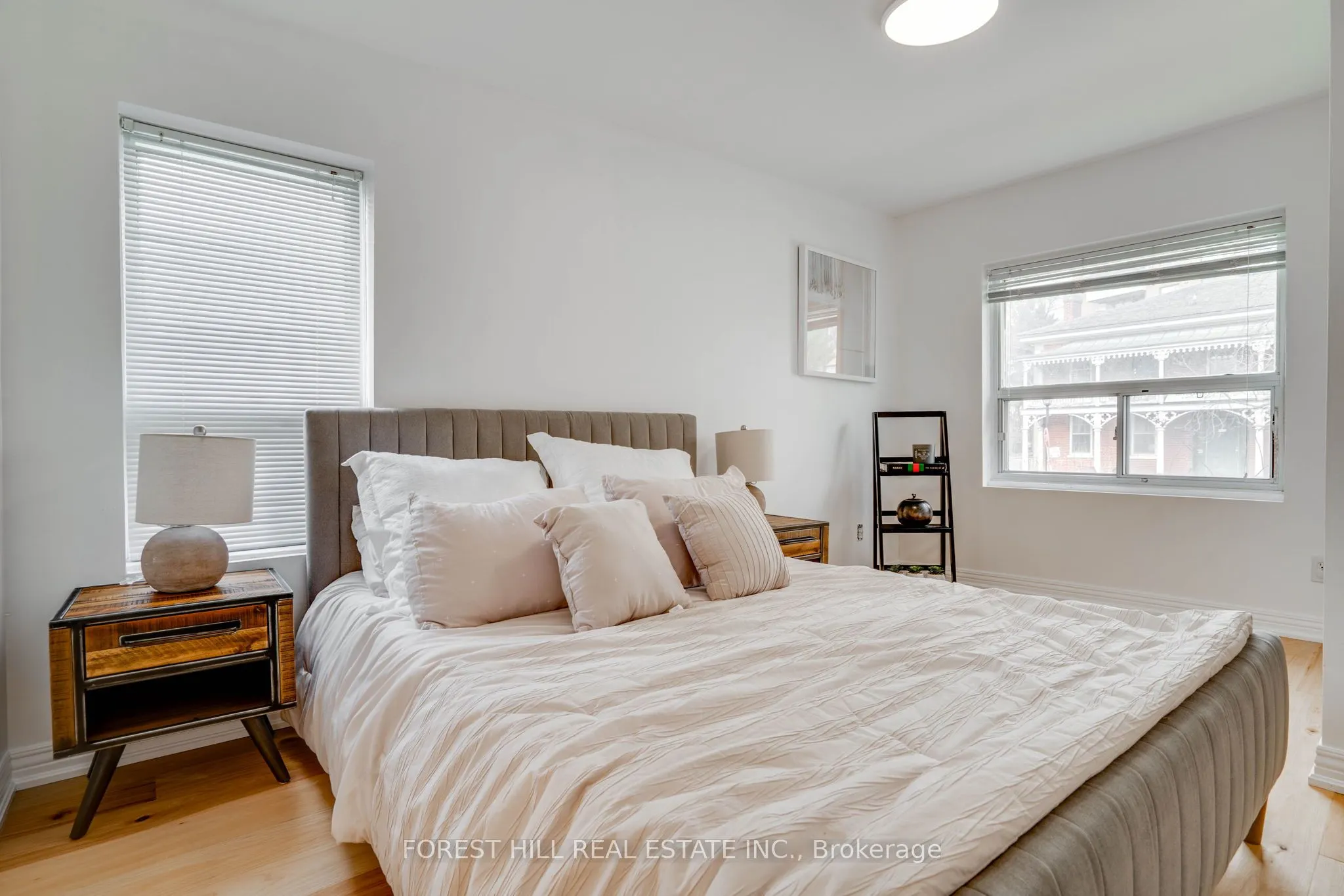 4053 Old Dundas Street