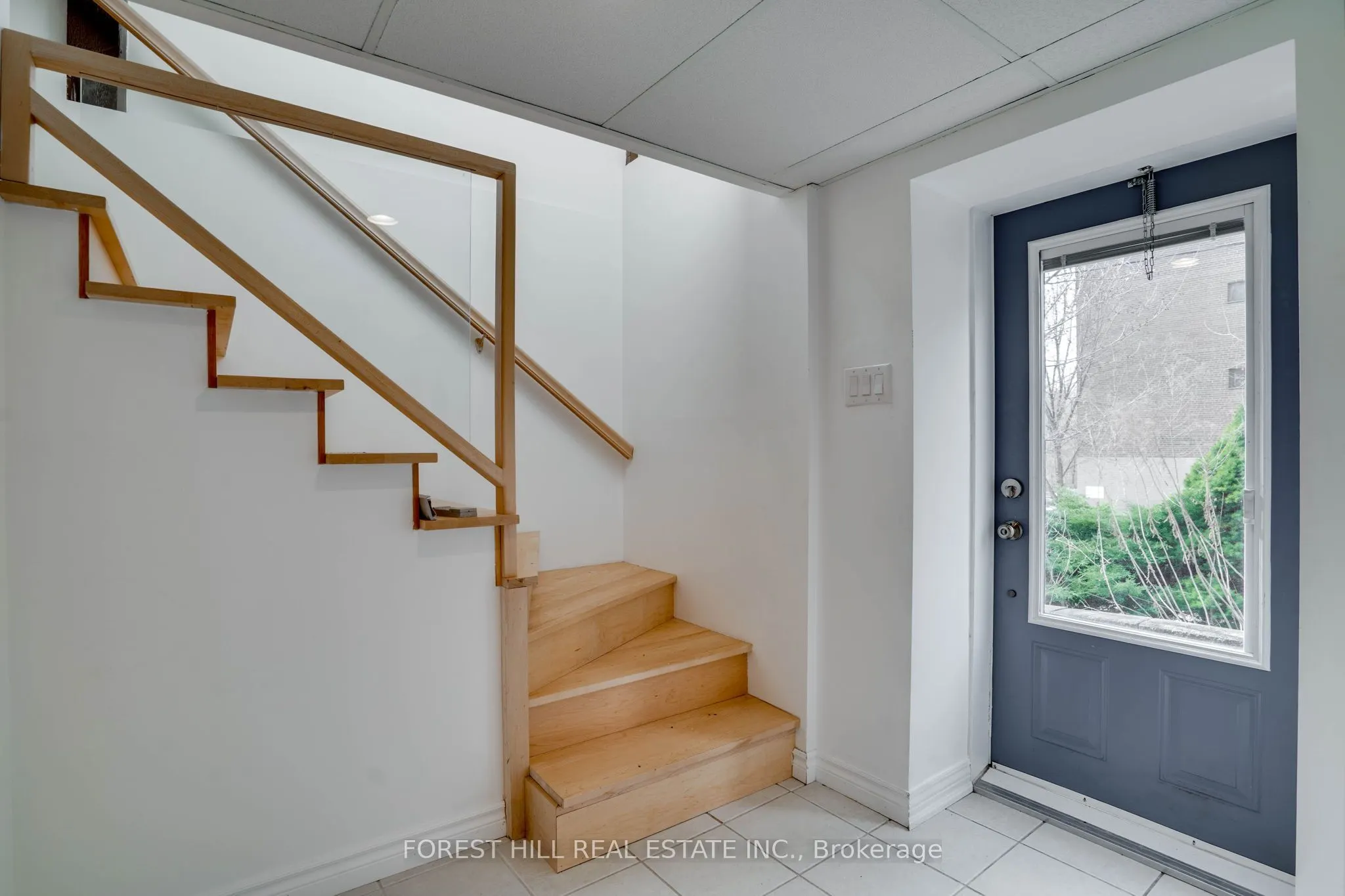 4053 Old Dundas Street