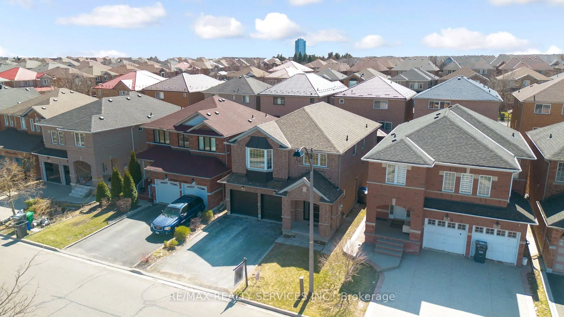 10 Linderwood Drive