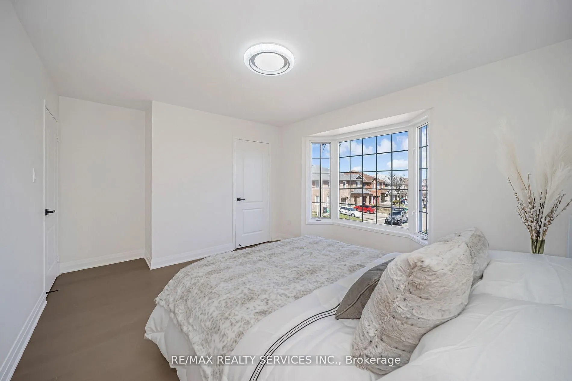 10 Linderwood Drive