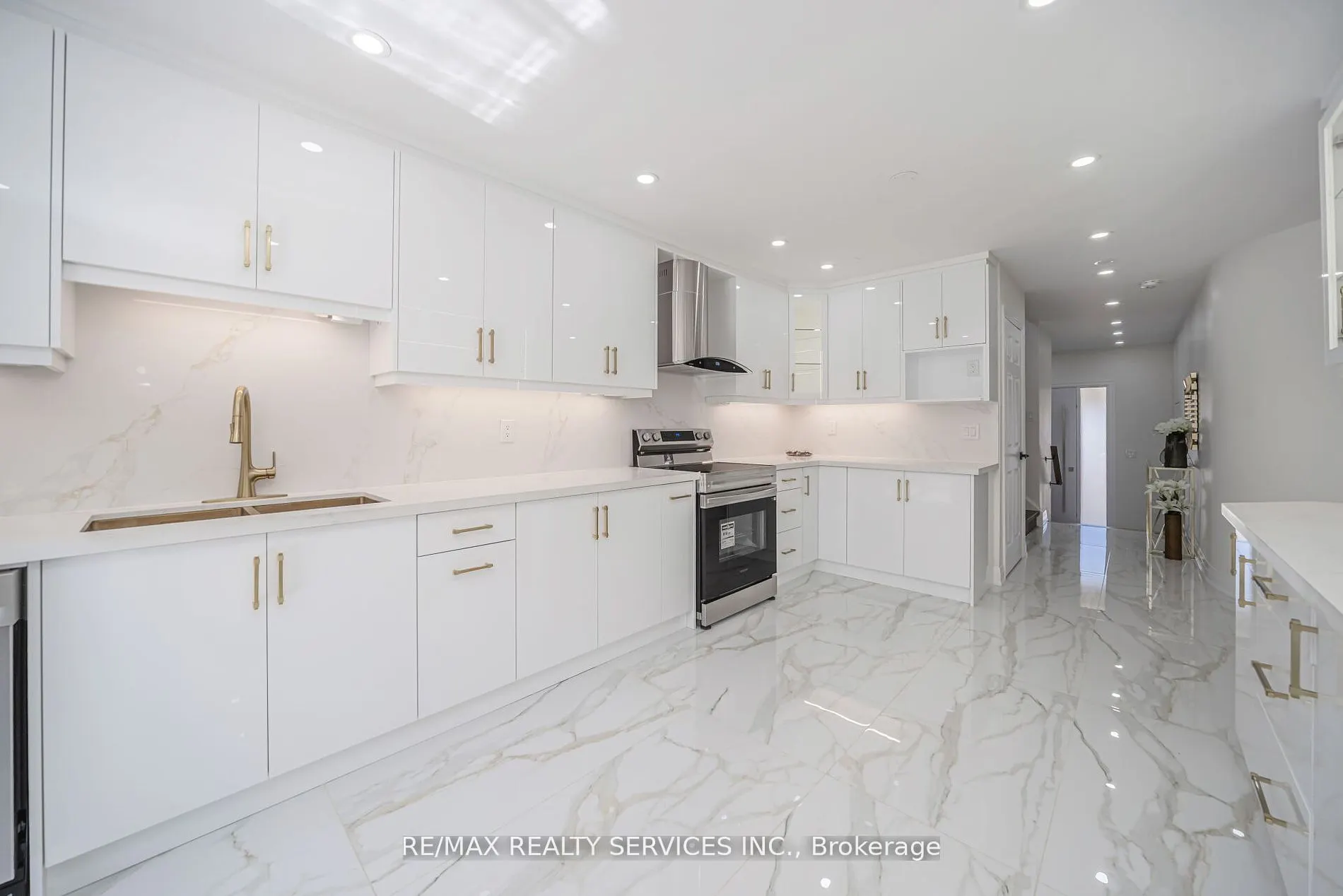 10 Linderwood Drive