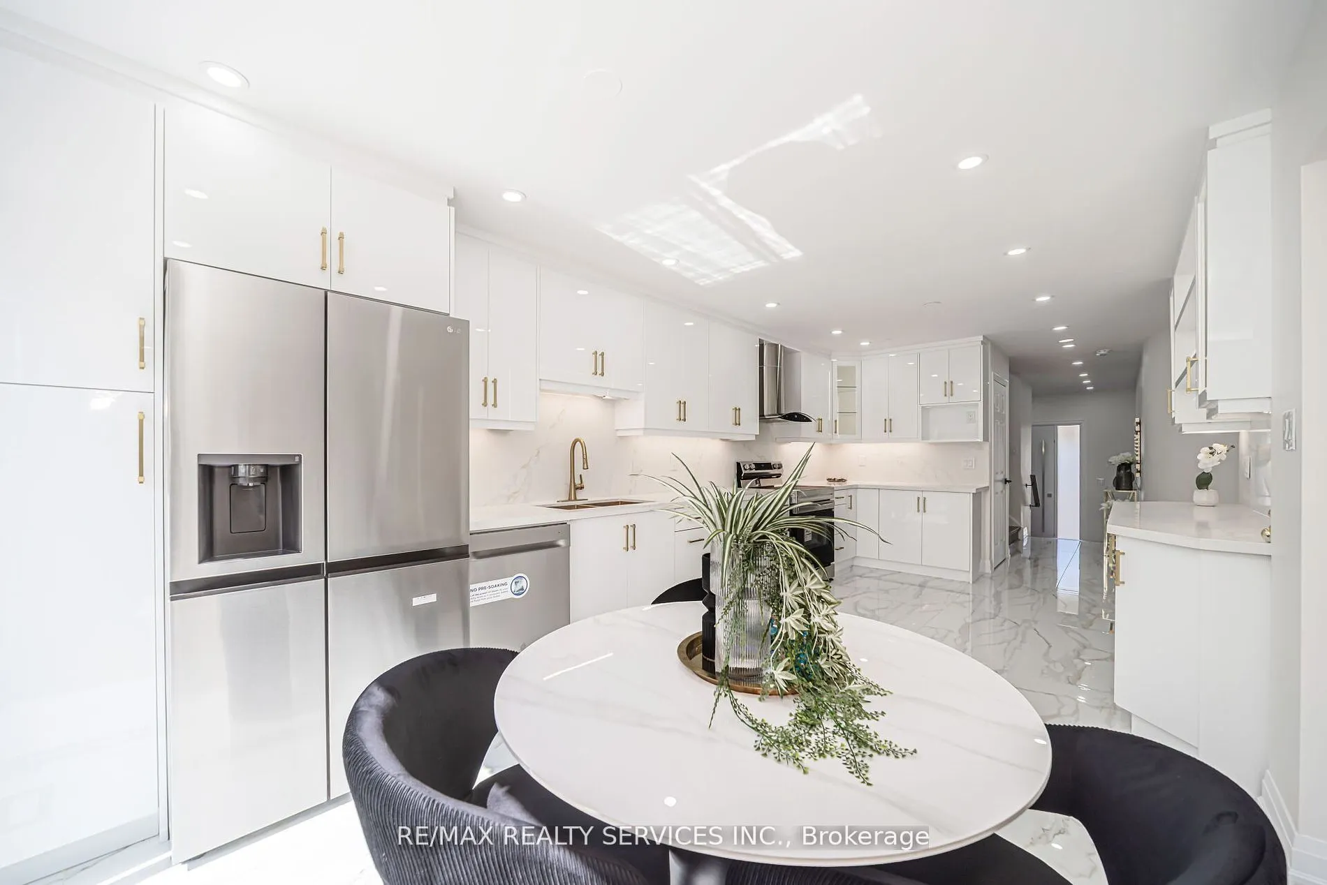 10 Linderwood Drive