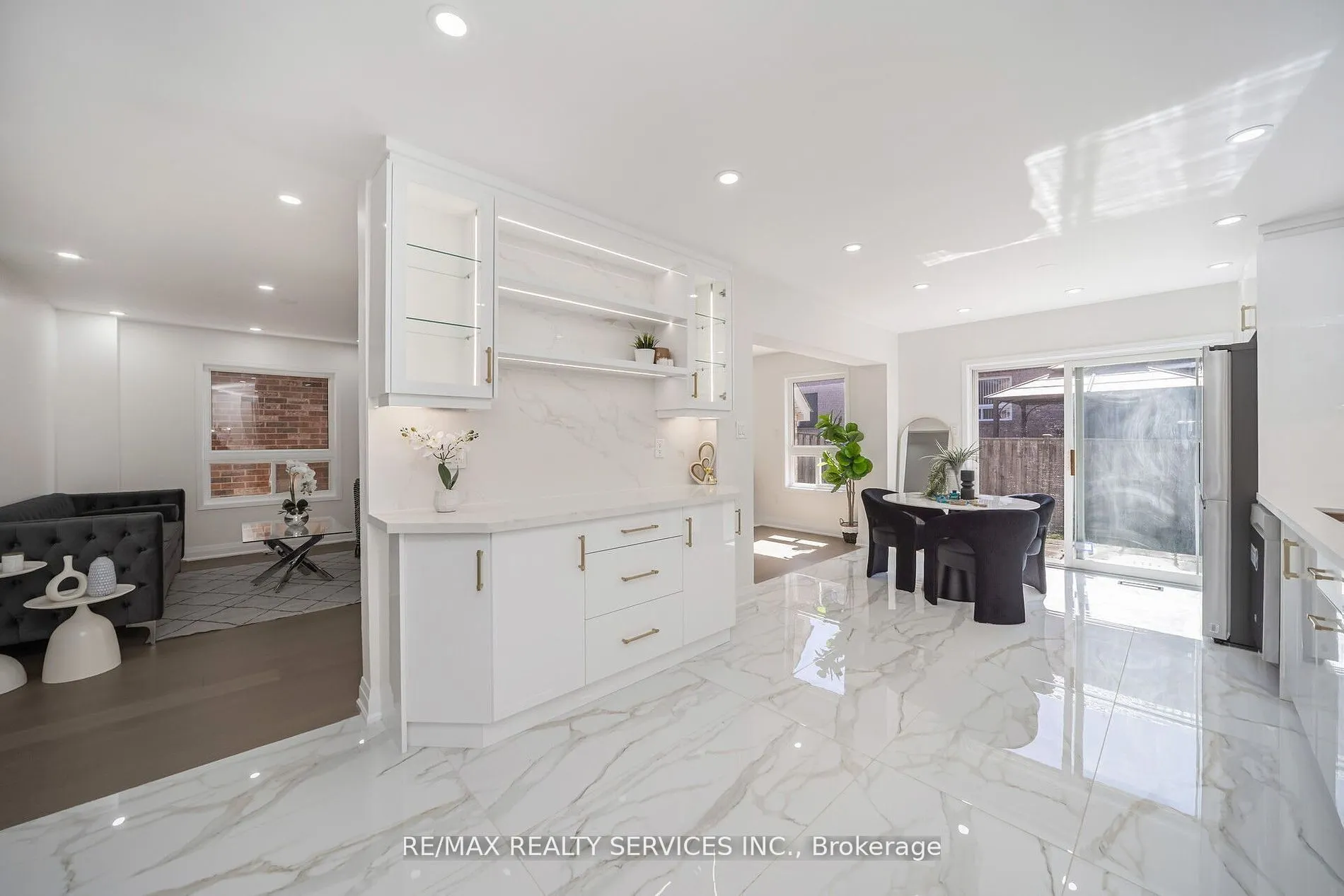 10 Linderwood Drive