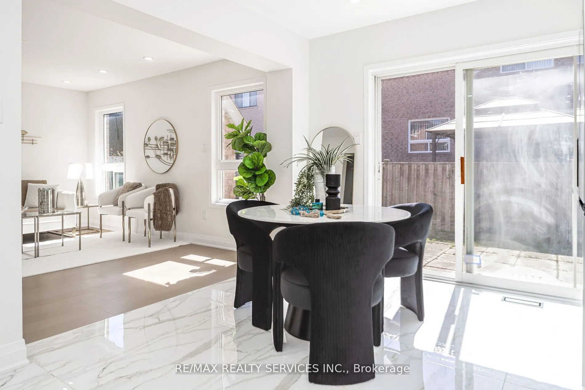10 Linderwood Drive