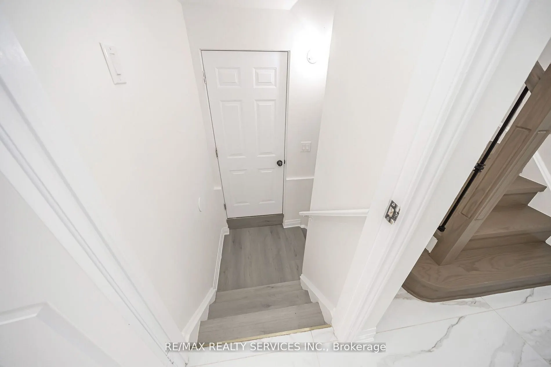 10 Linderwood Drive