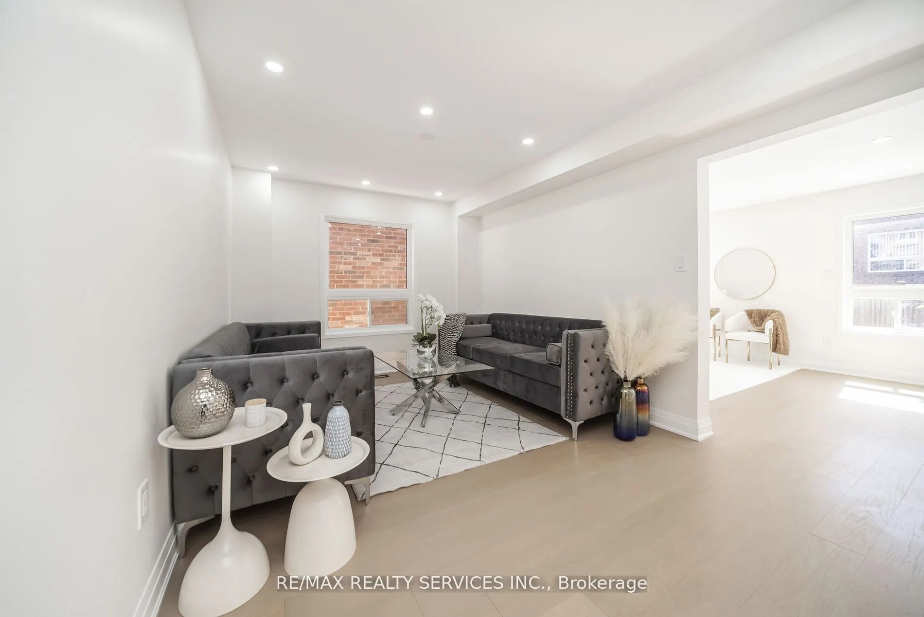 10 Linderwood Drive