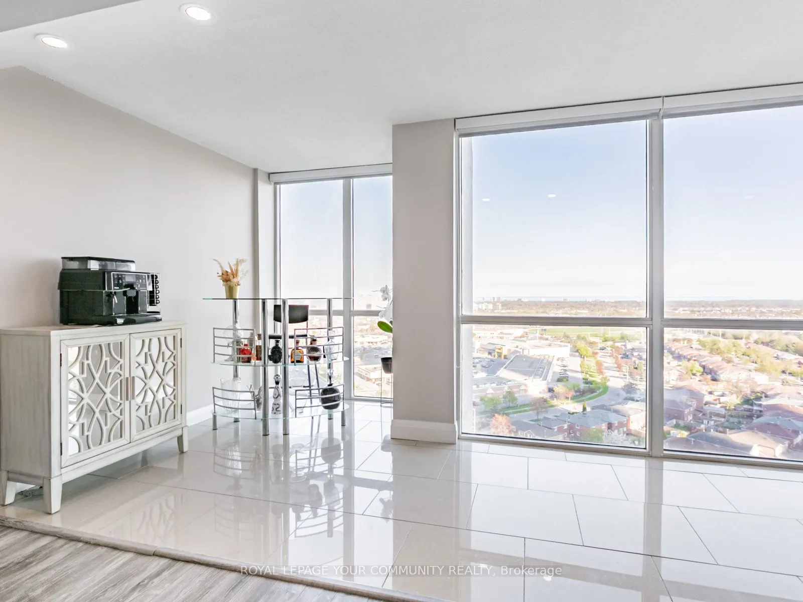 350 Webb Drive, #1806