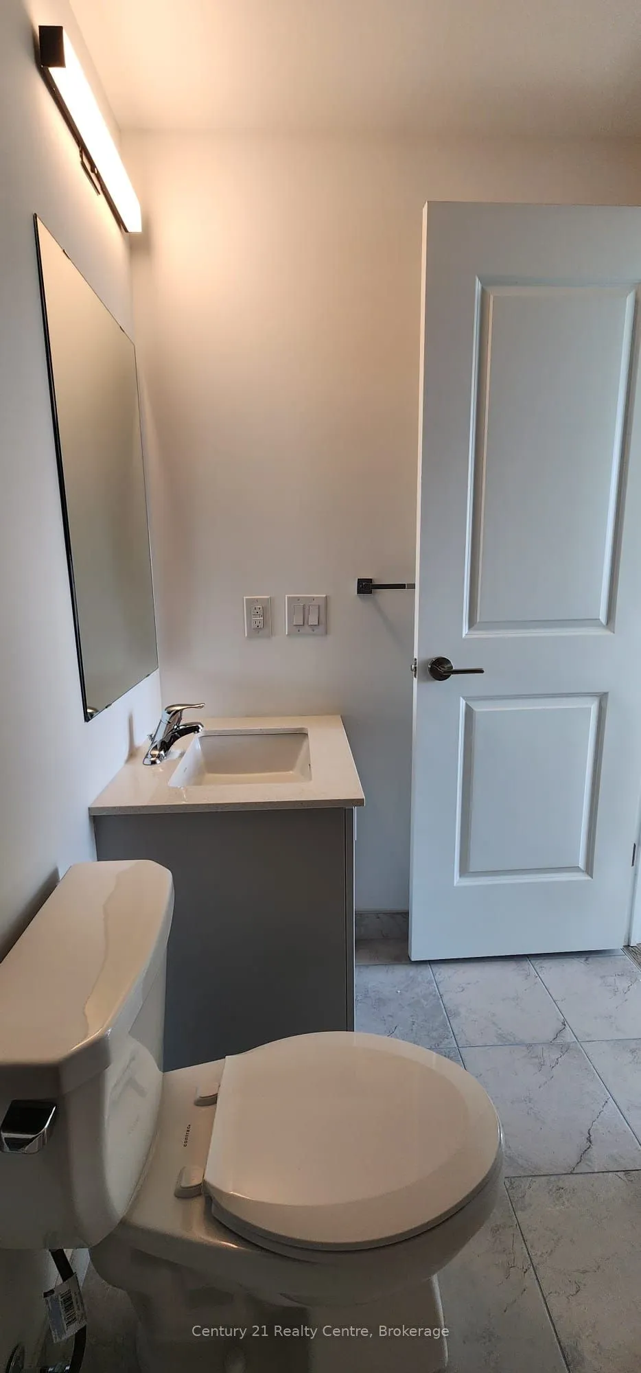 1115 Douglas Mccurdy Common E, #206