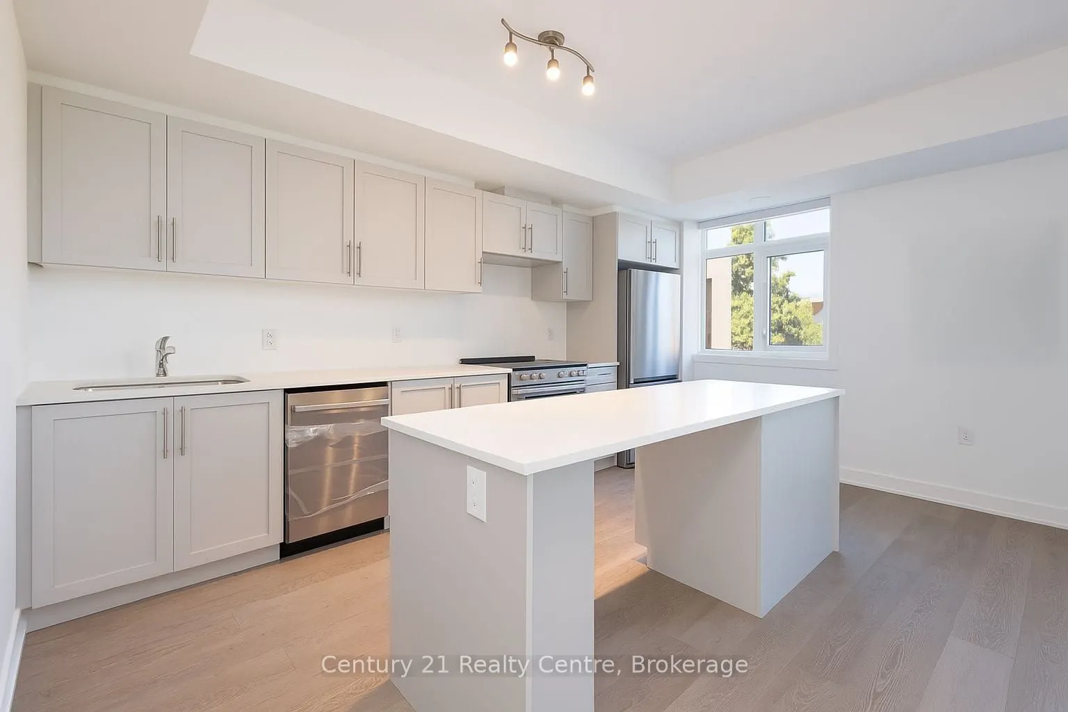 1115 Douglas Mccurdy Common E, #206