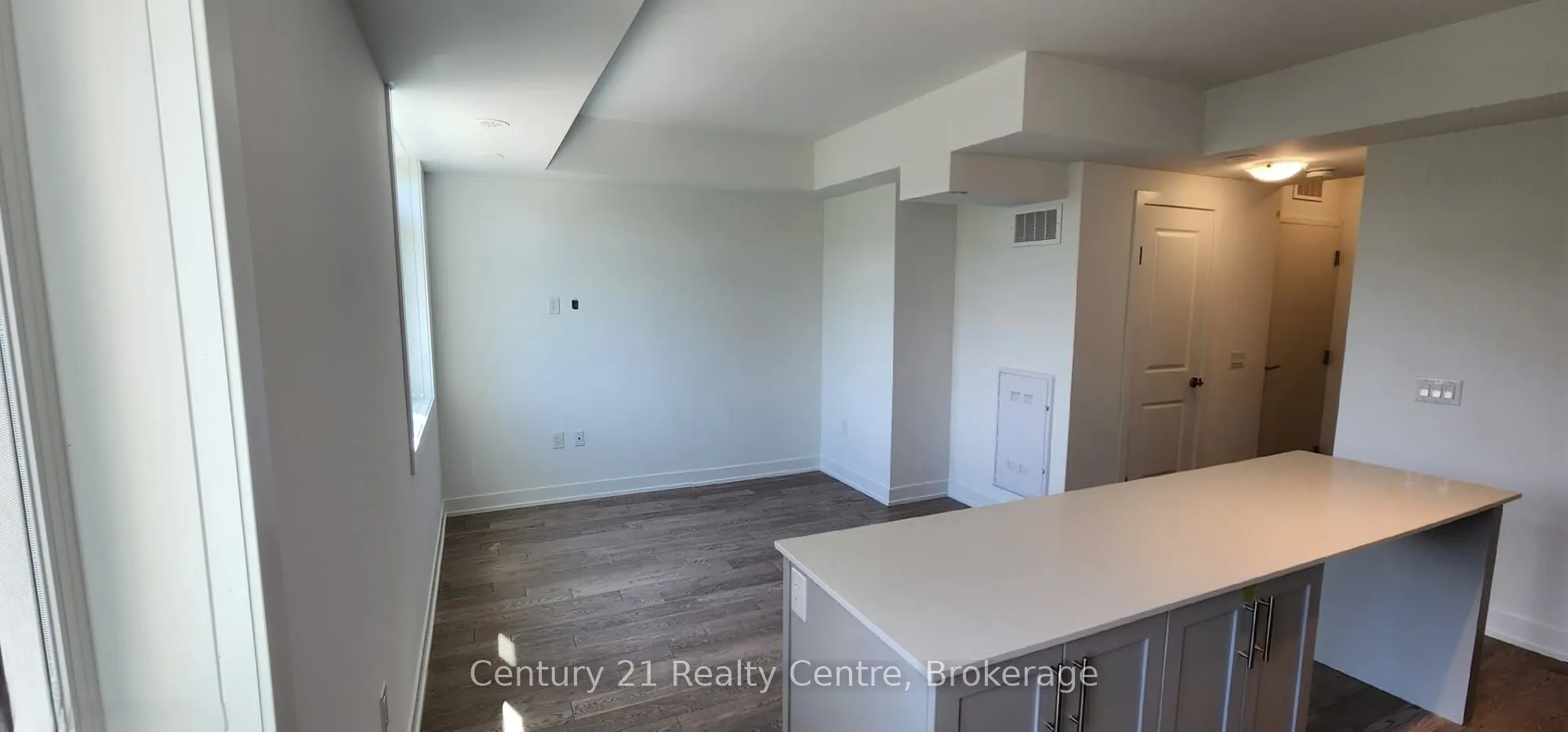 1115 Douglas Mccurdy Common E, #206