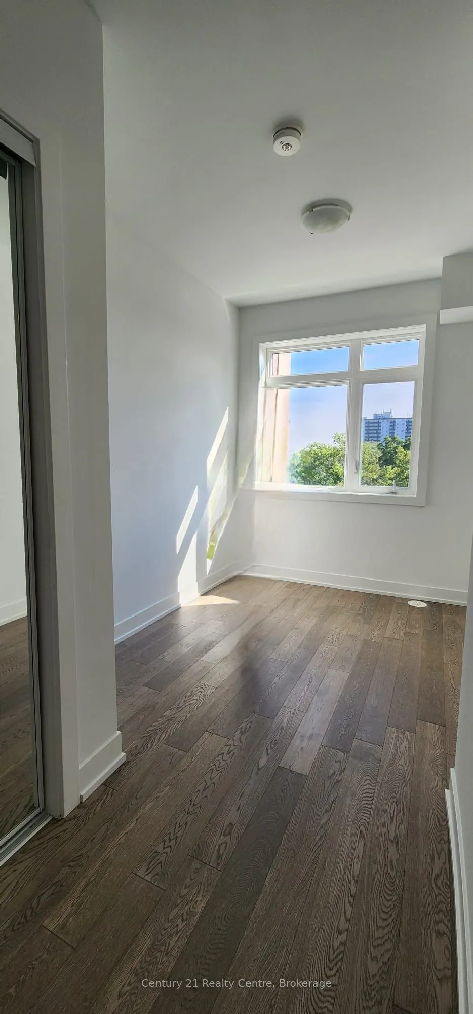 1115 Douglas Mccurdy Common E, #206