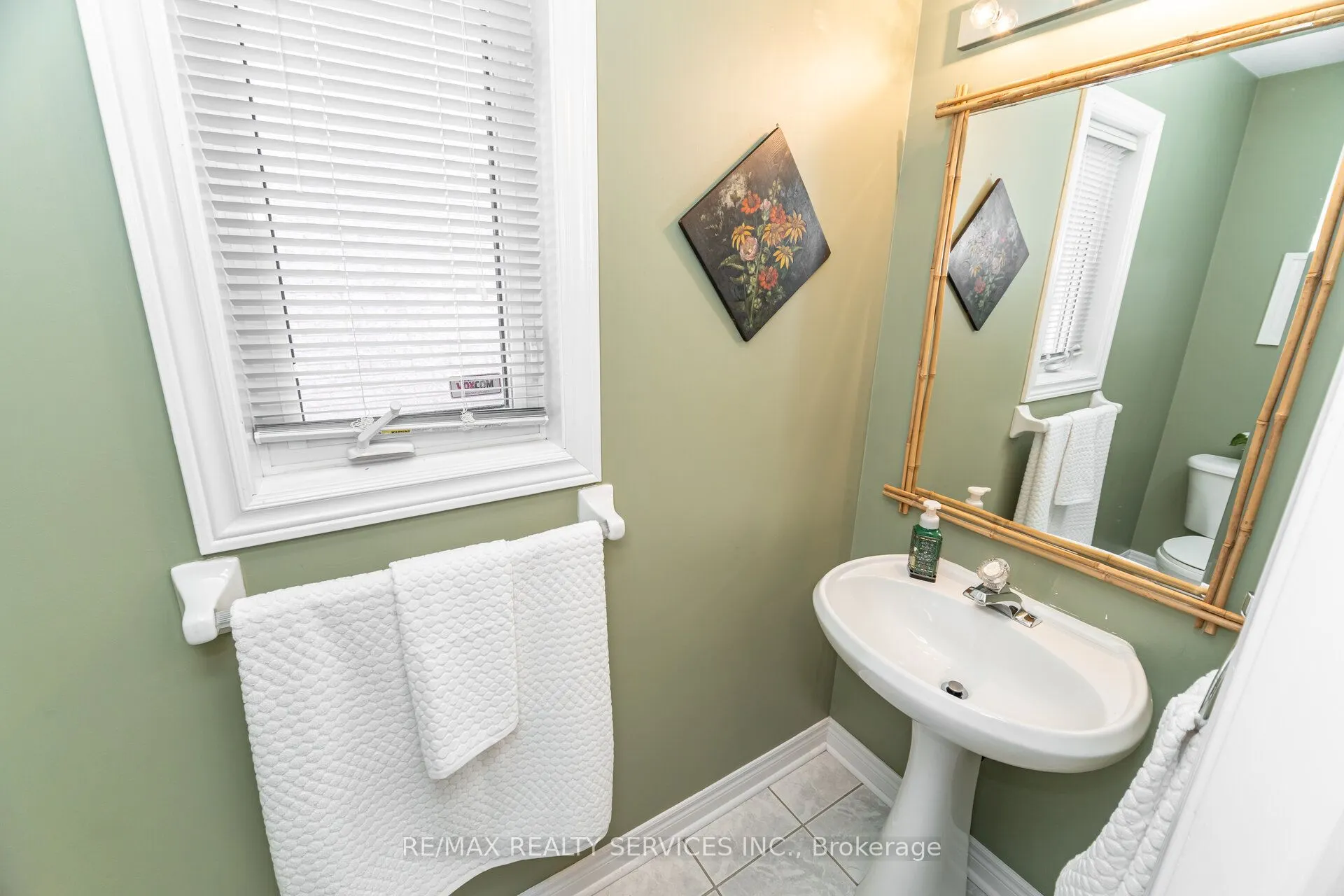 123 Farthingale Crescent