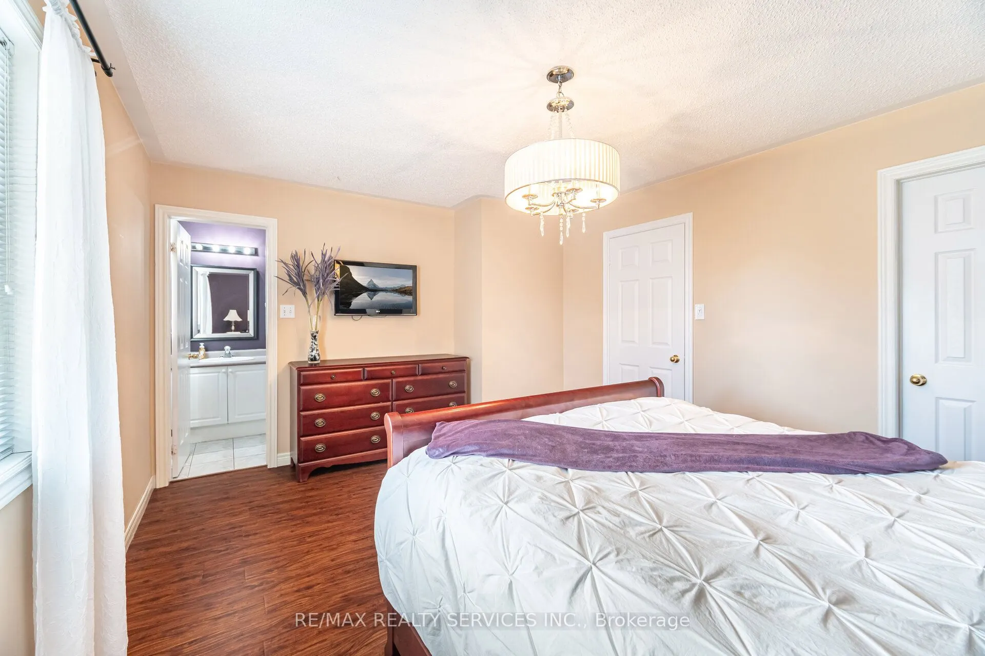 123 Farthingale Crescent