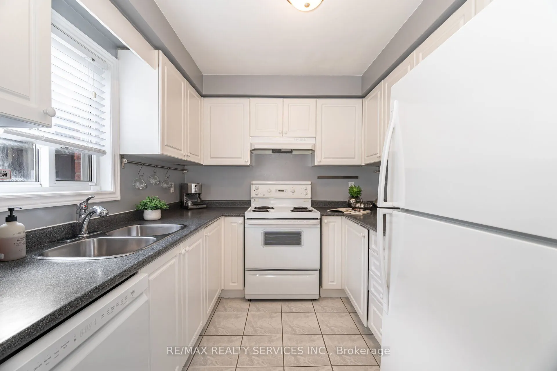 123 Farthingale Crescent