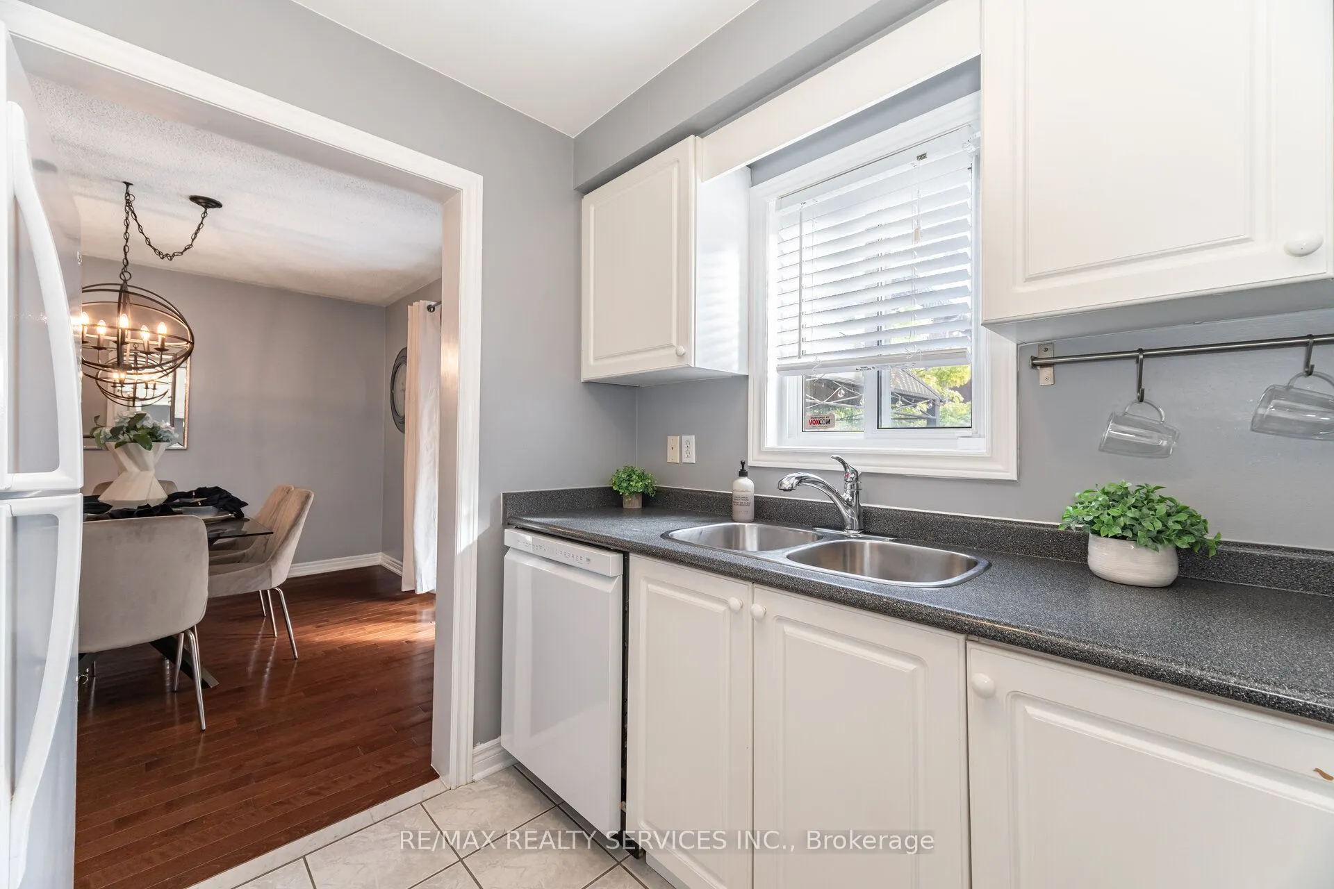 123 Farthingale Crescent