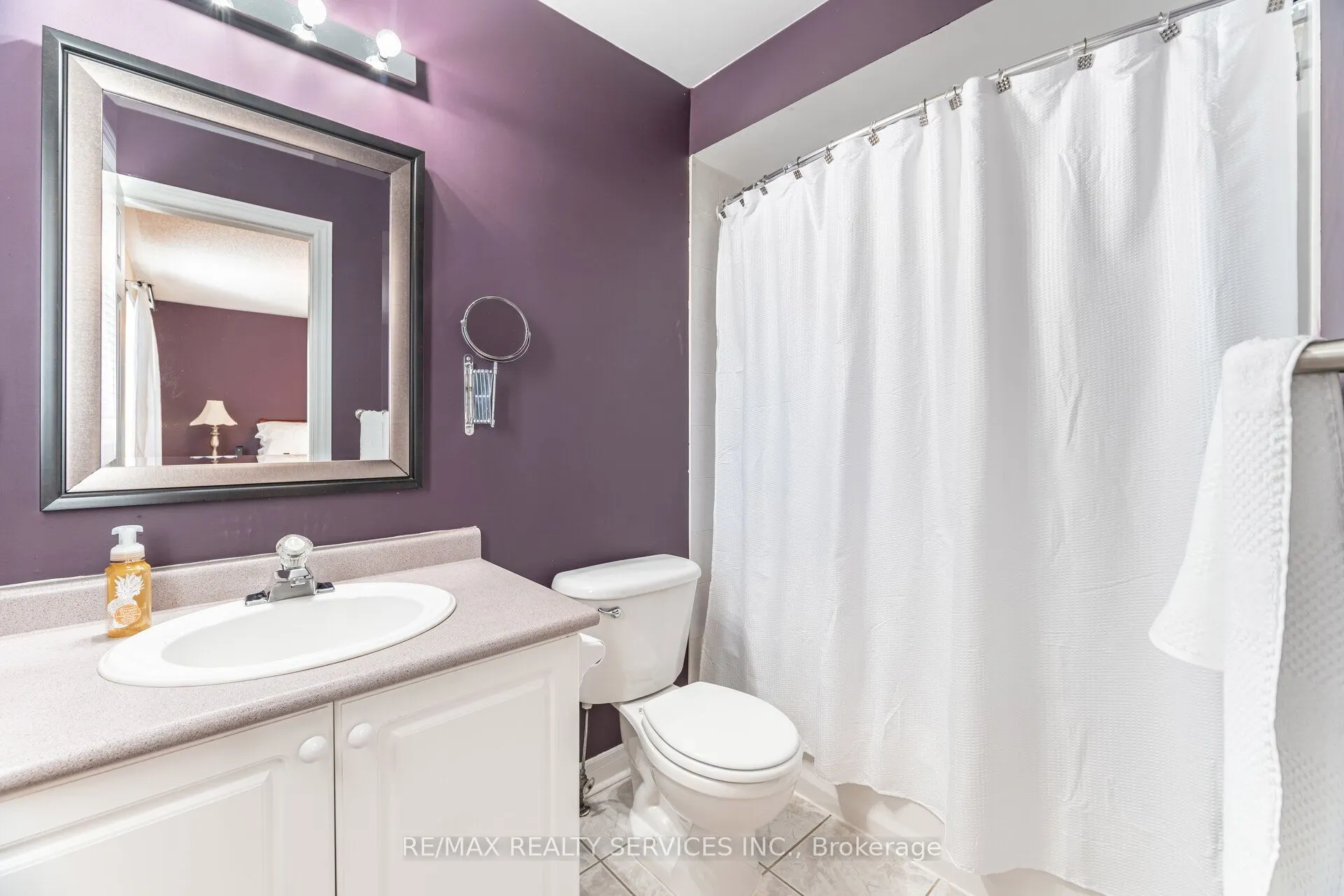123 Farthingale Crescent