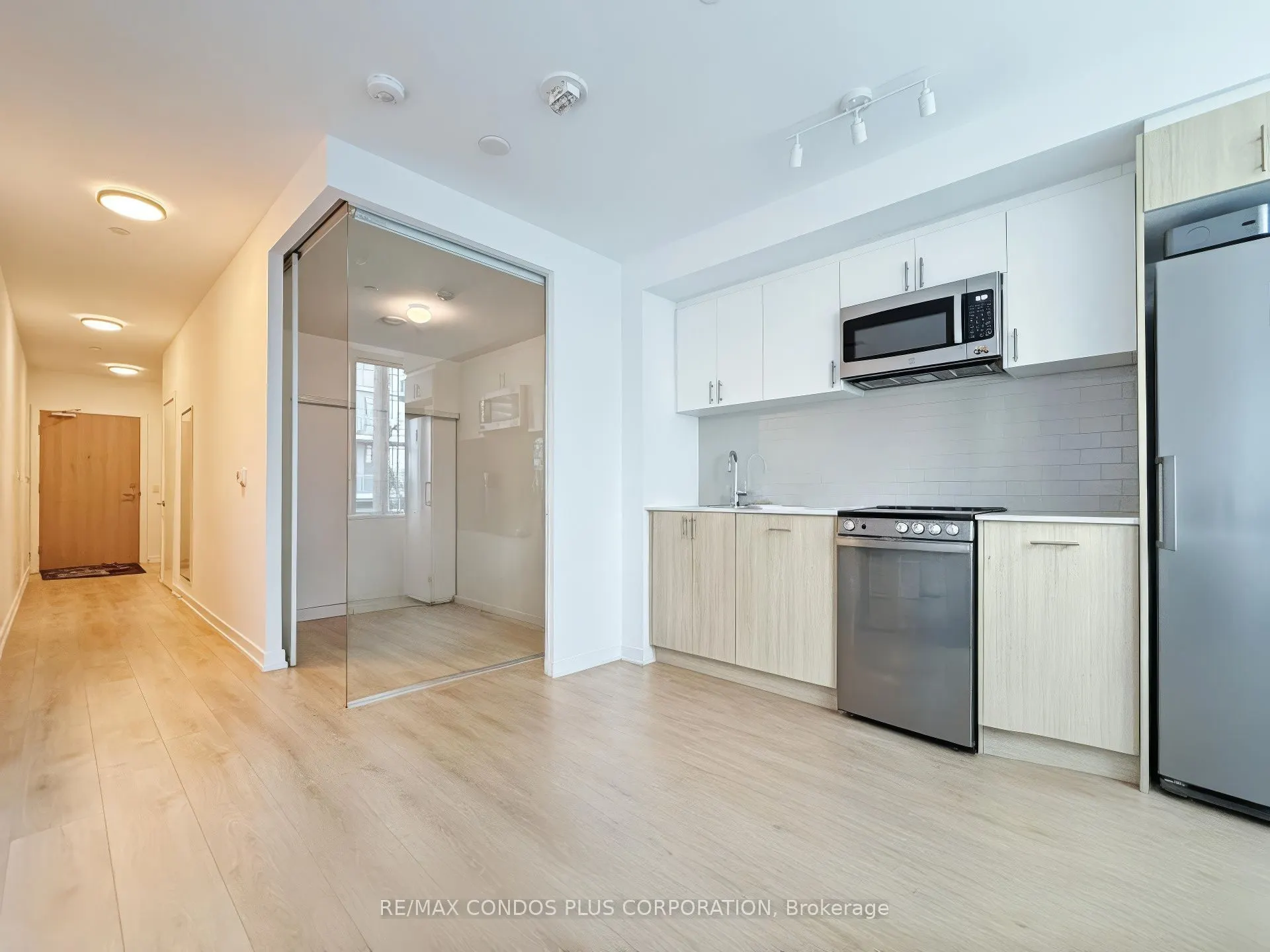 1195 The Queensway, #M03