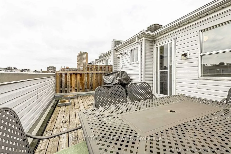 23 Dekoven Mews, #3