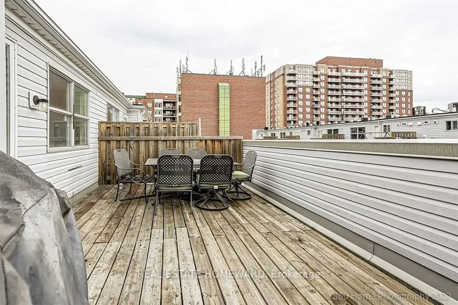 23 Dekoven Mews, #3
