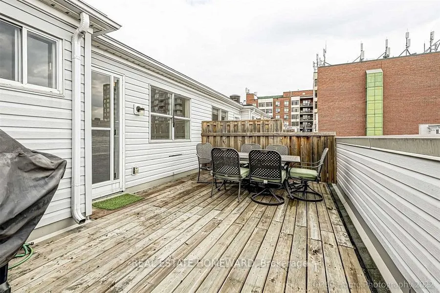 23 Dekoven Mews, #3