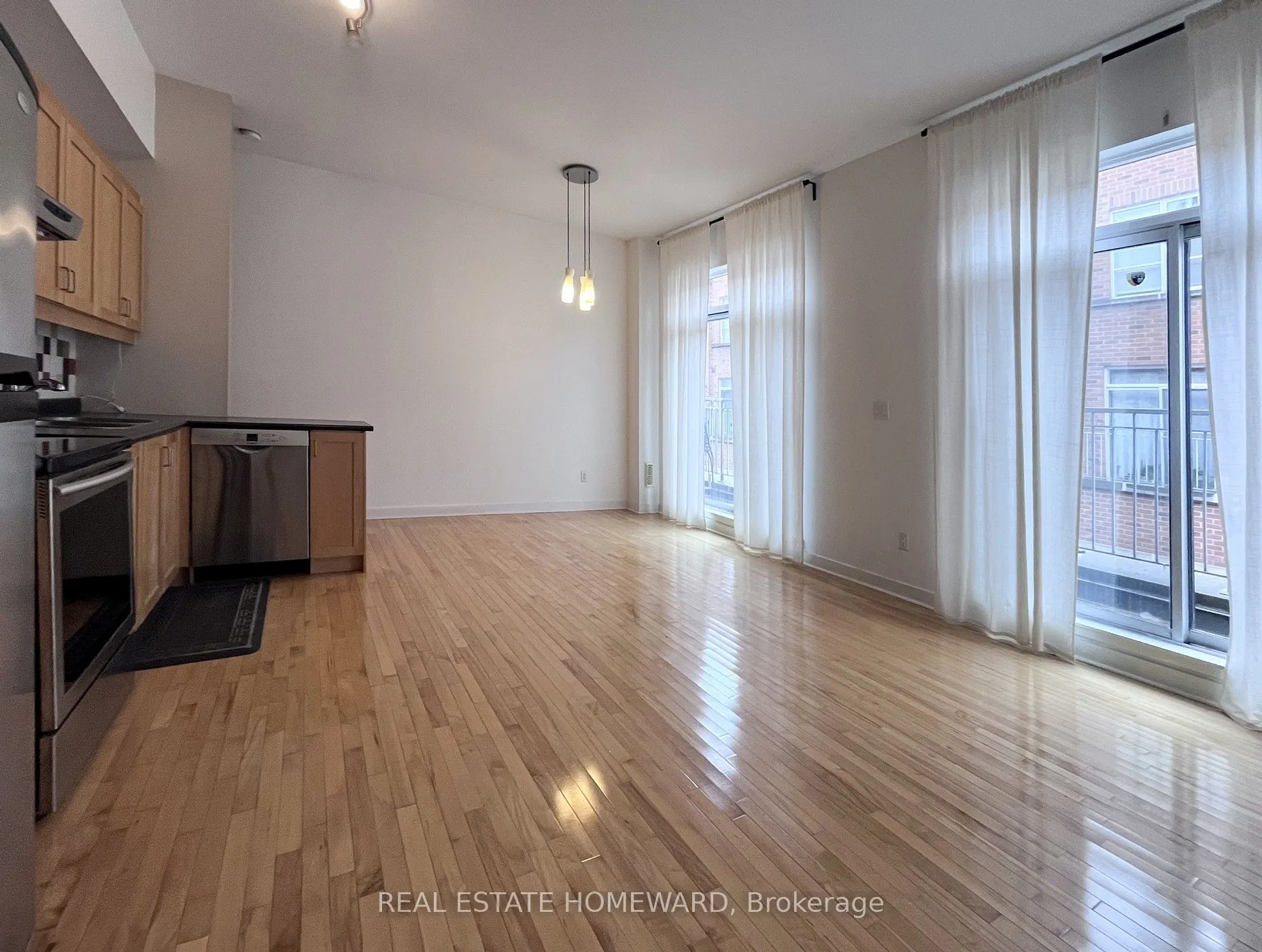 23 Dekoven Mews, #3