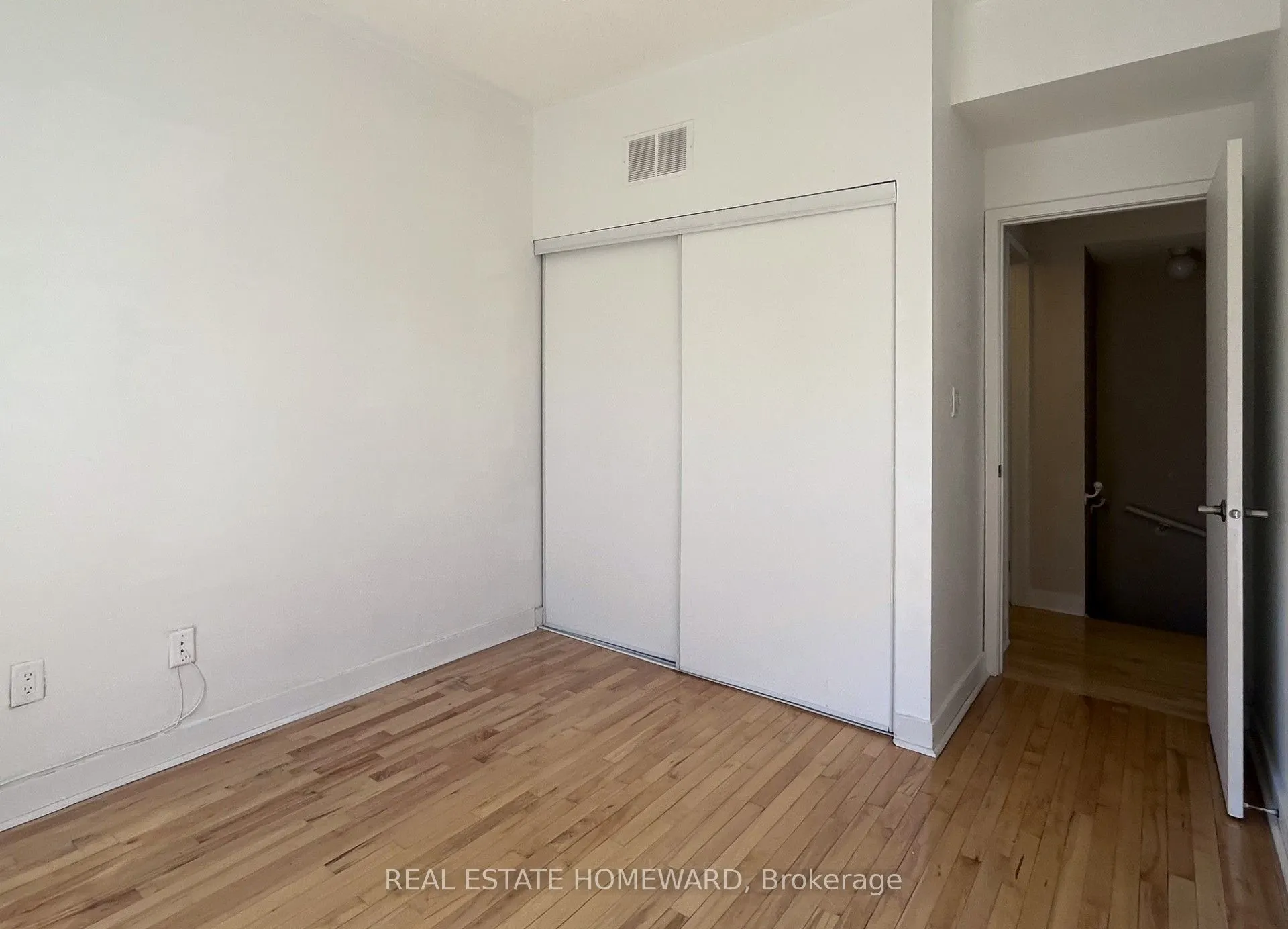 23 Dekoven Mews, #3