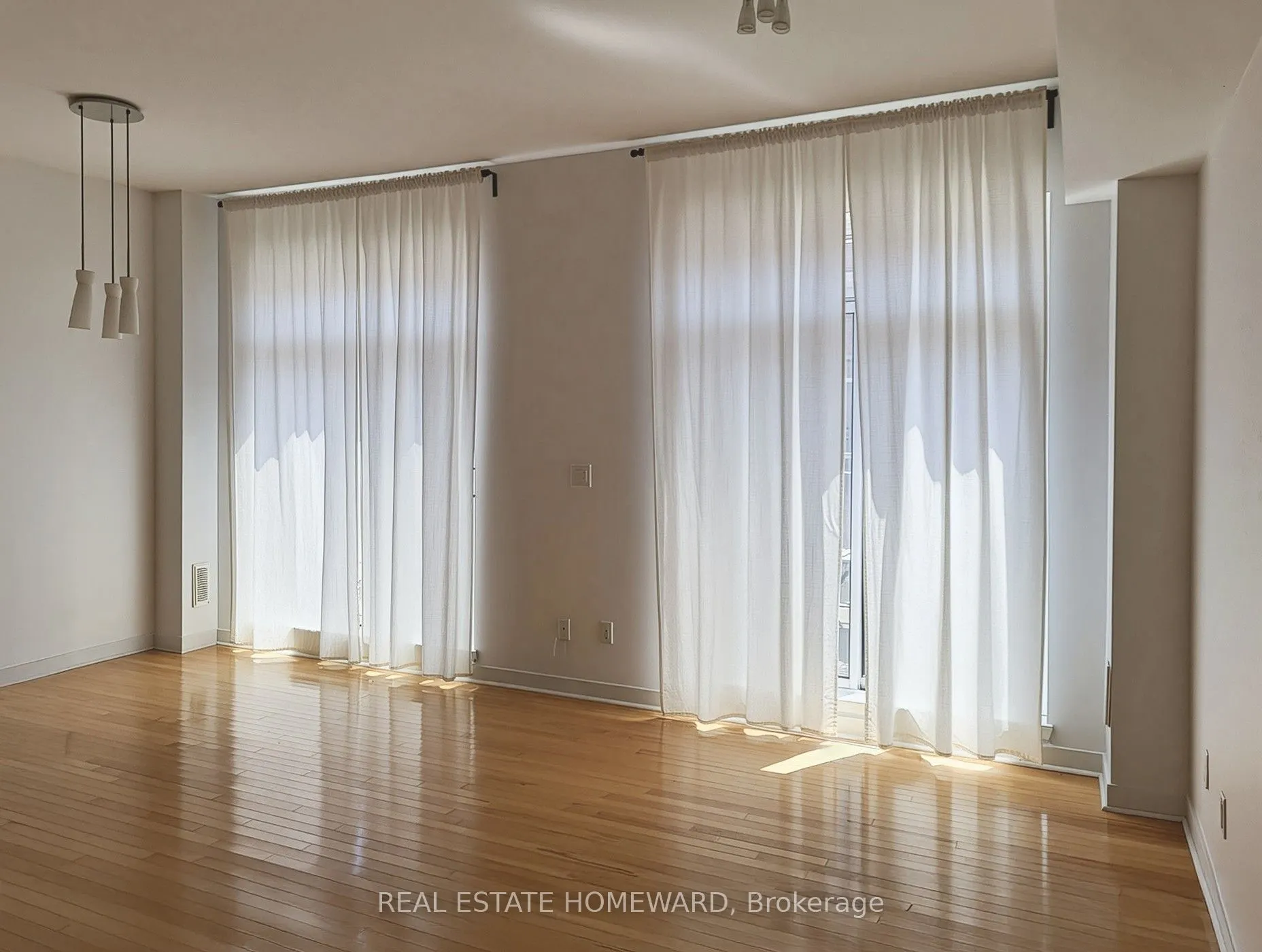 23 Dekoven Mews, #3