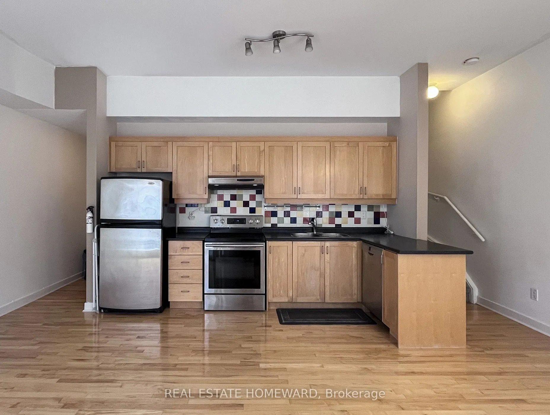 23 Dekoven Mews, #3