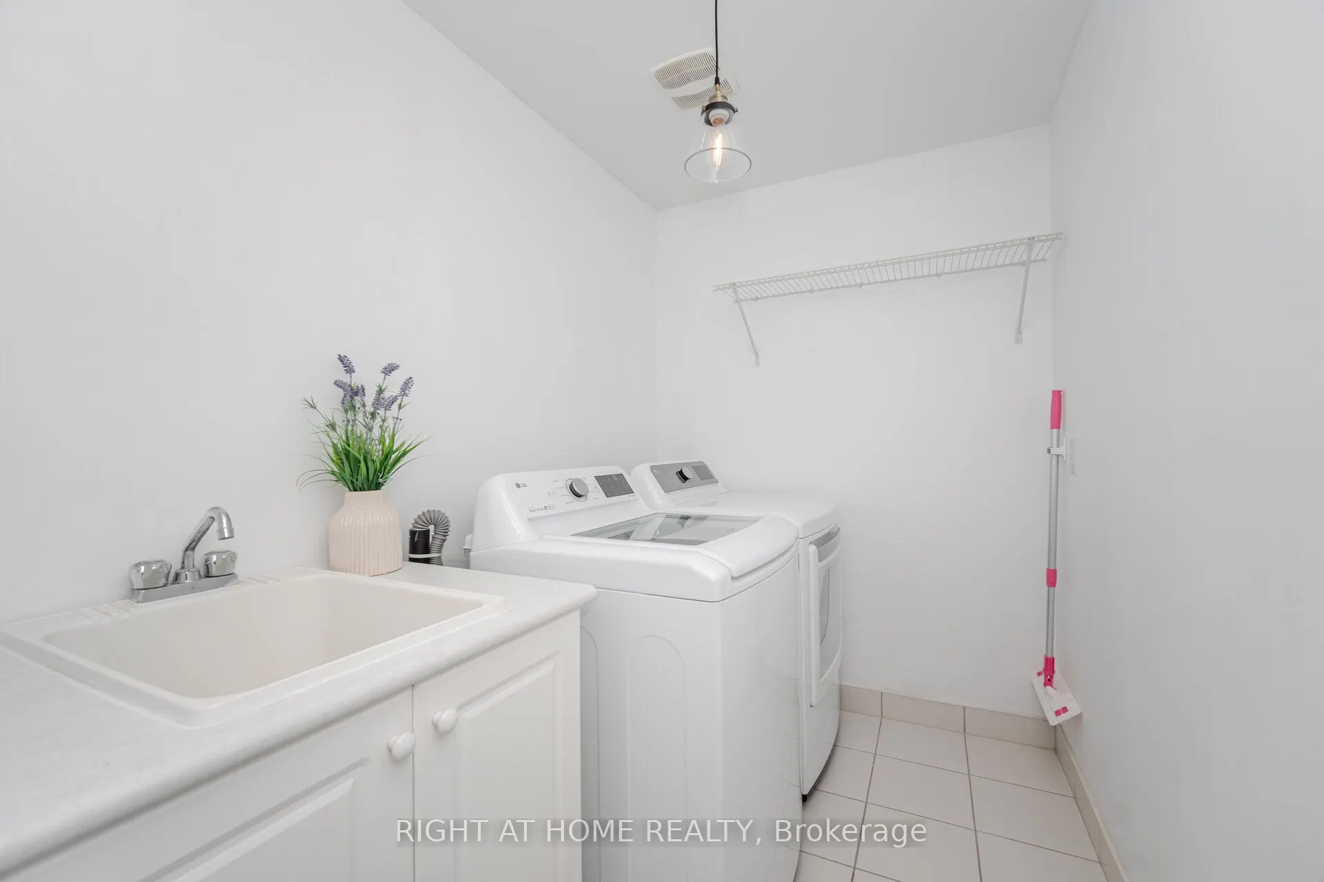 3302 Granite Gate