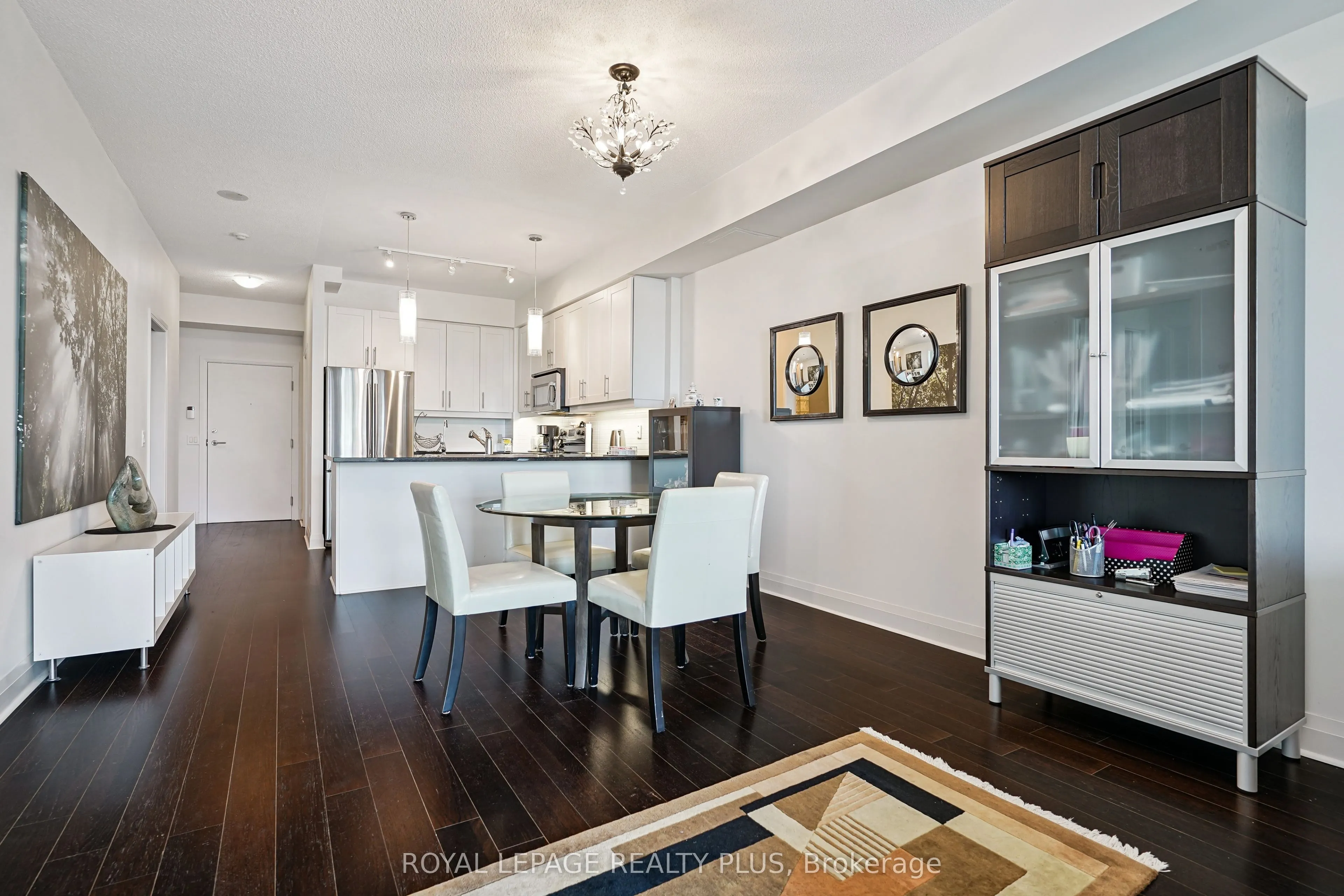1 Hurontario Street, #403