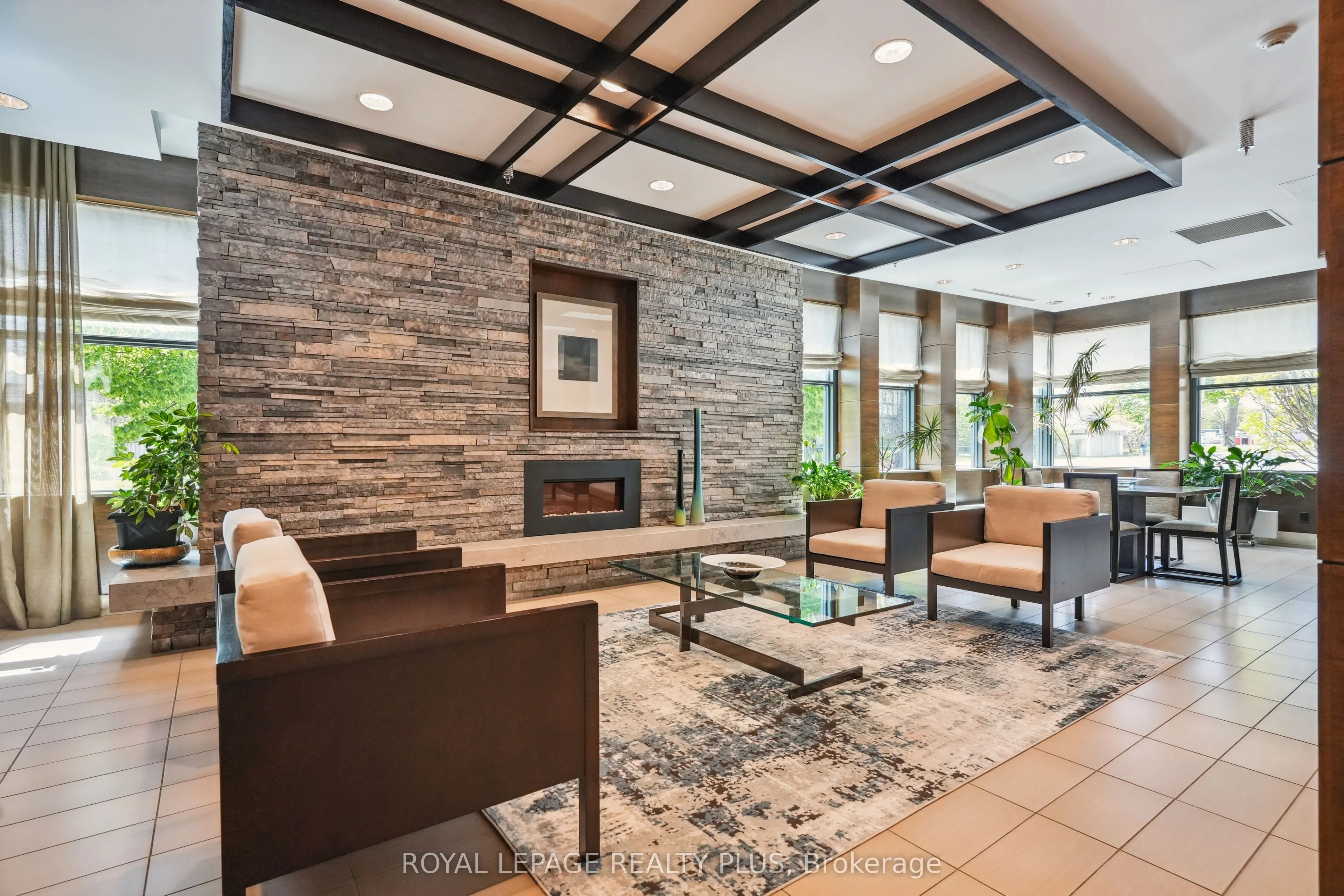1 Hurontario Street, #403