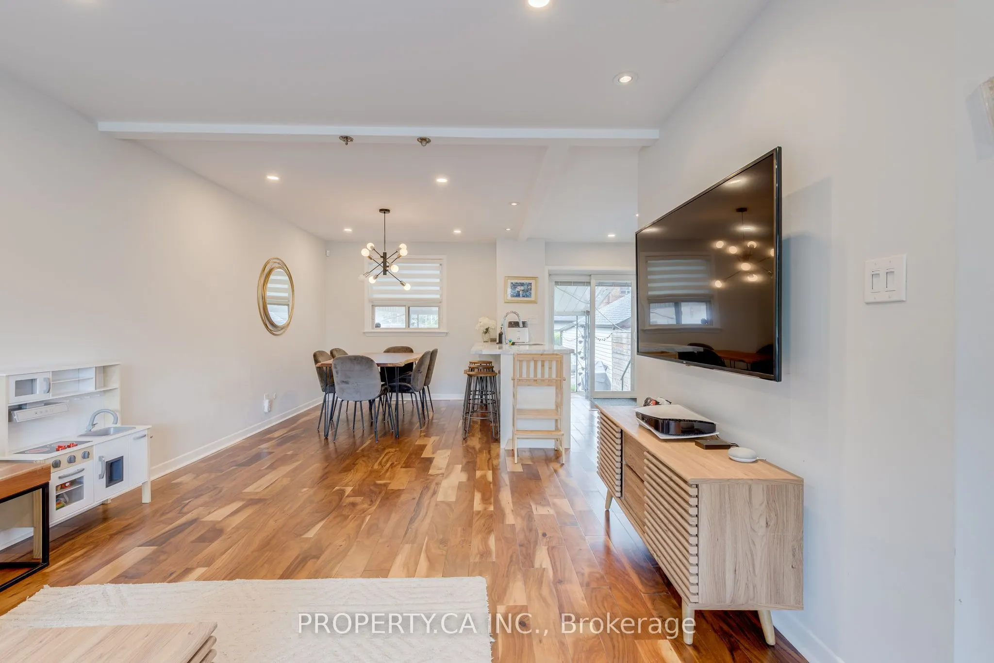 5 Woodenhill Court