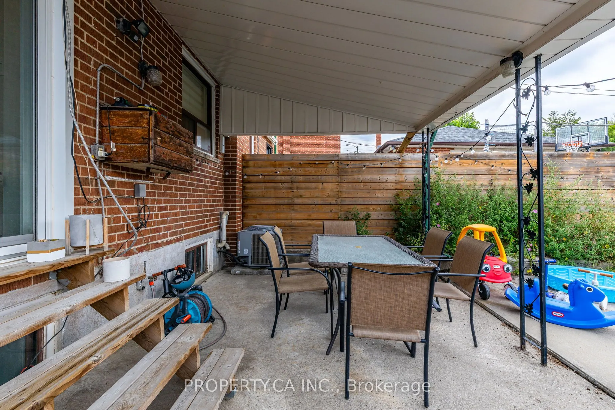 5 Woodenhill Court