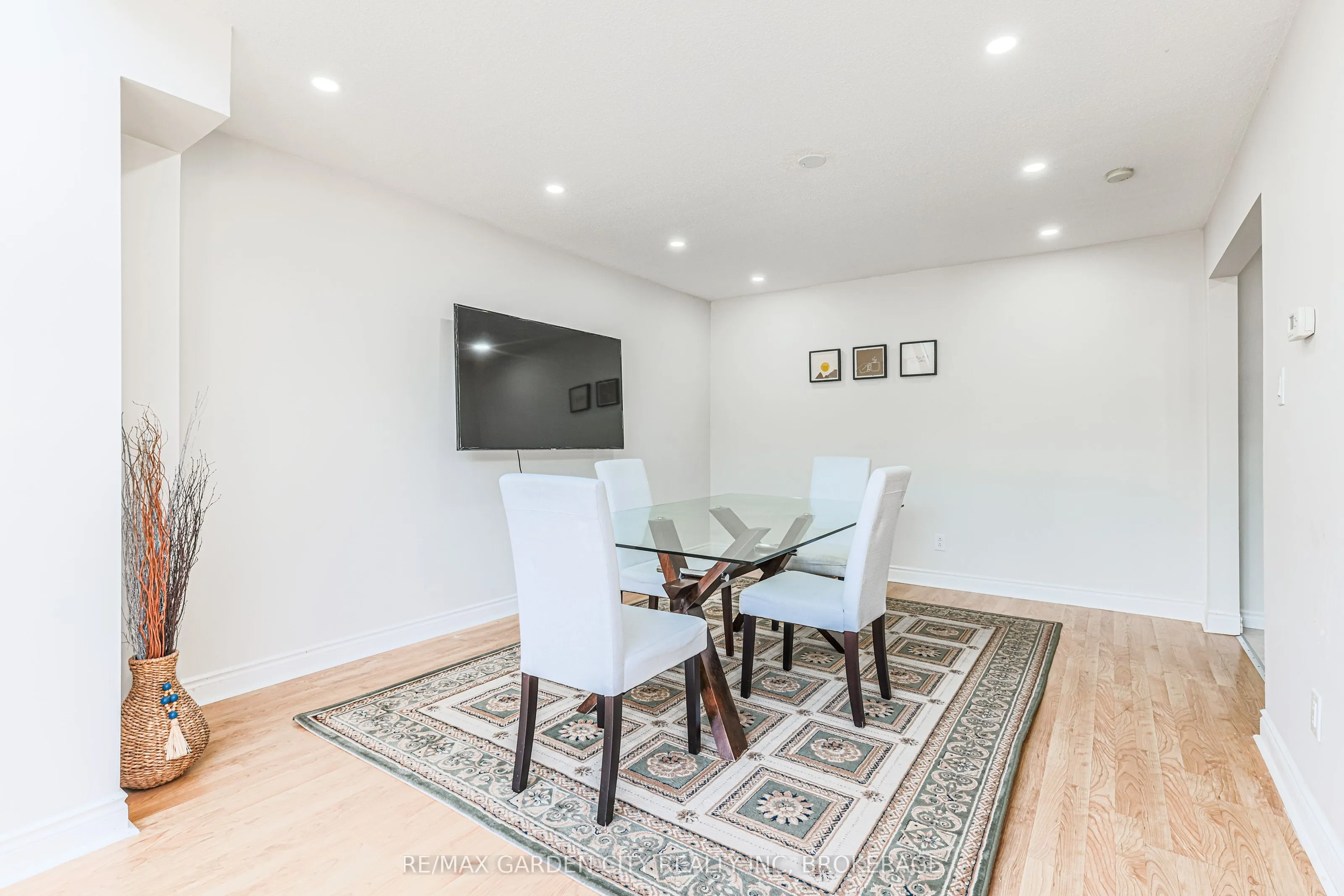 1172 Kos Boulevard