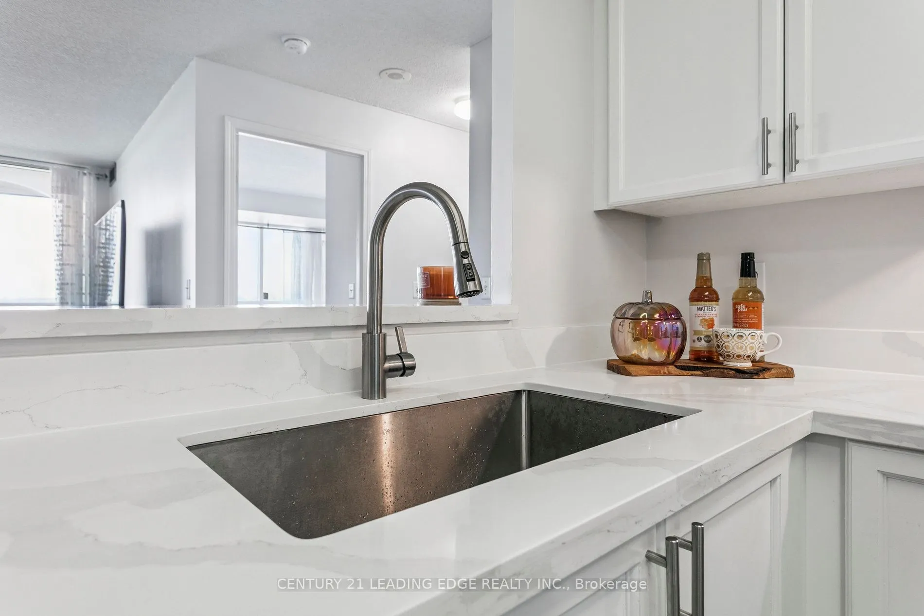 2545 Erin Centre Boulevard, #1111